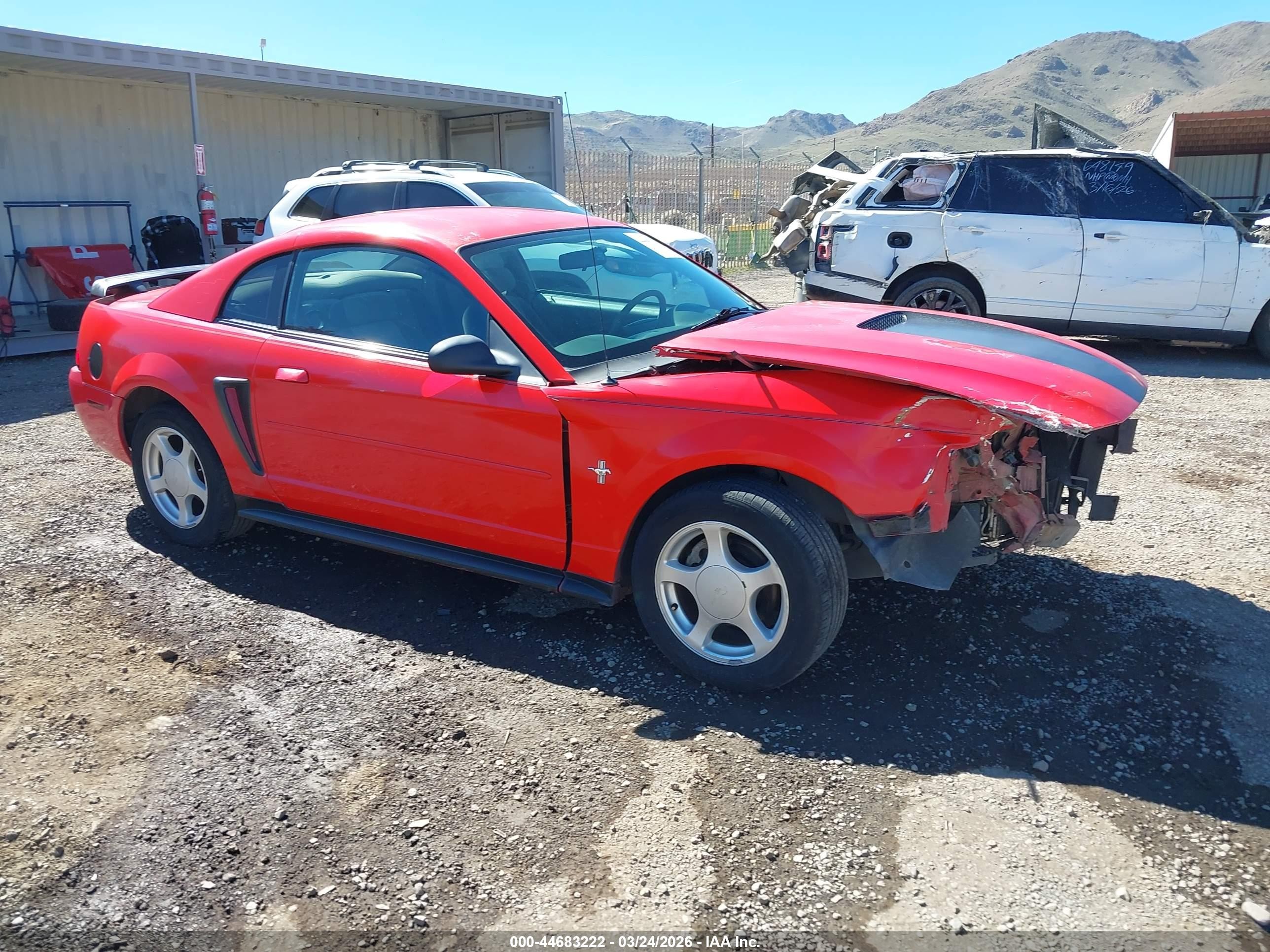 2002 Ford Mustang Standard, VIN 1FAFP40402F175046 — Front end
