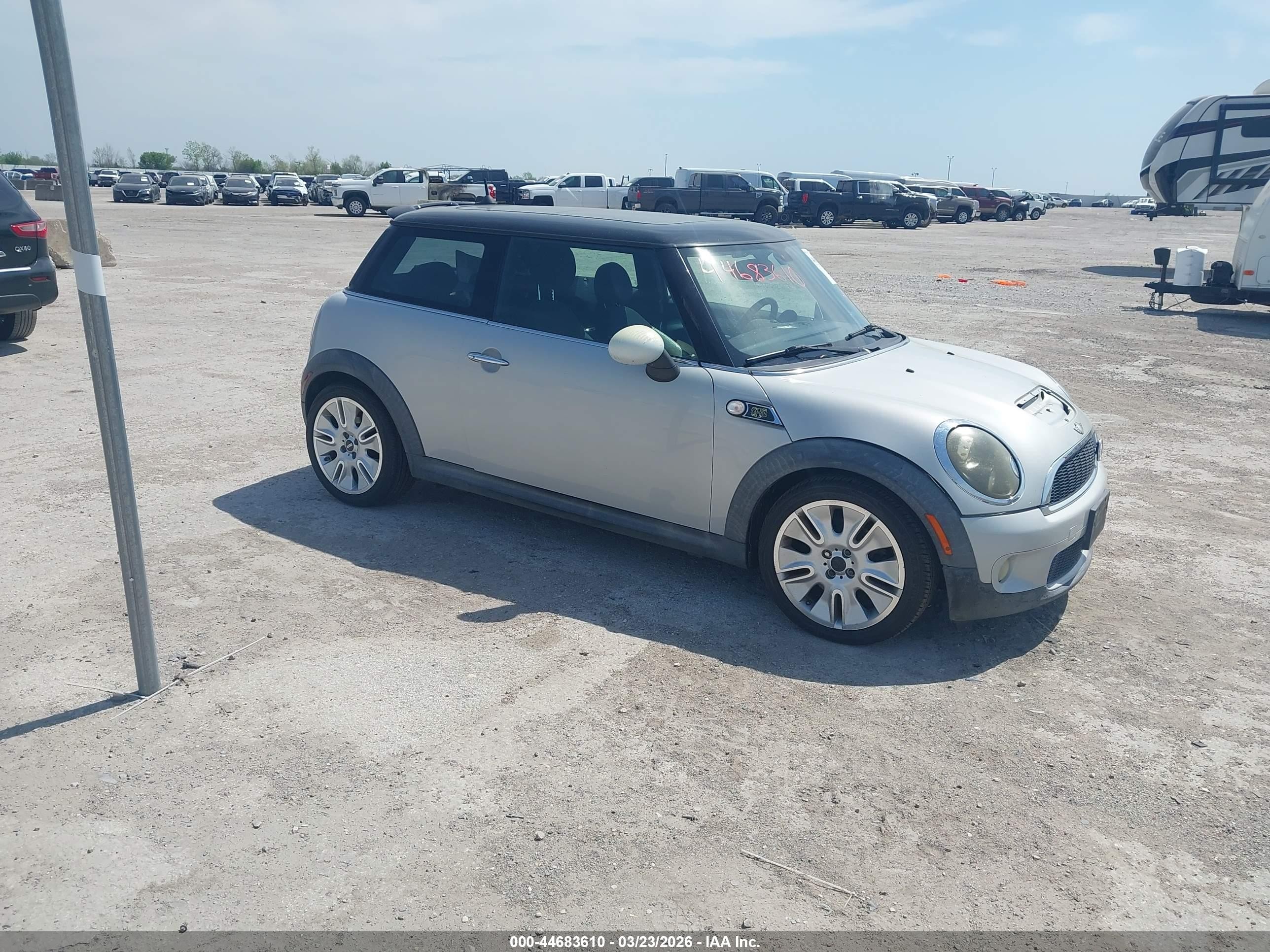 2010 MINI Hardtop S, VIN WMWMF7C50ATX42184 — Fresh water flood