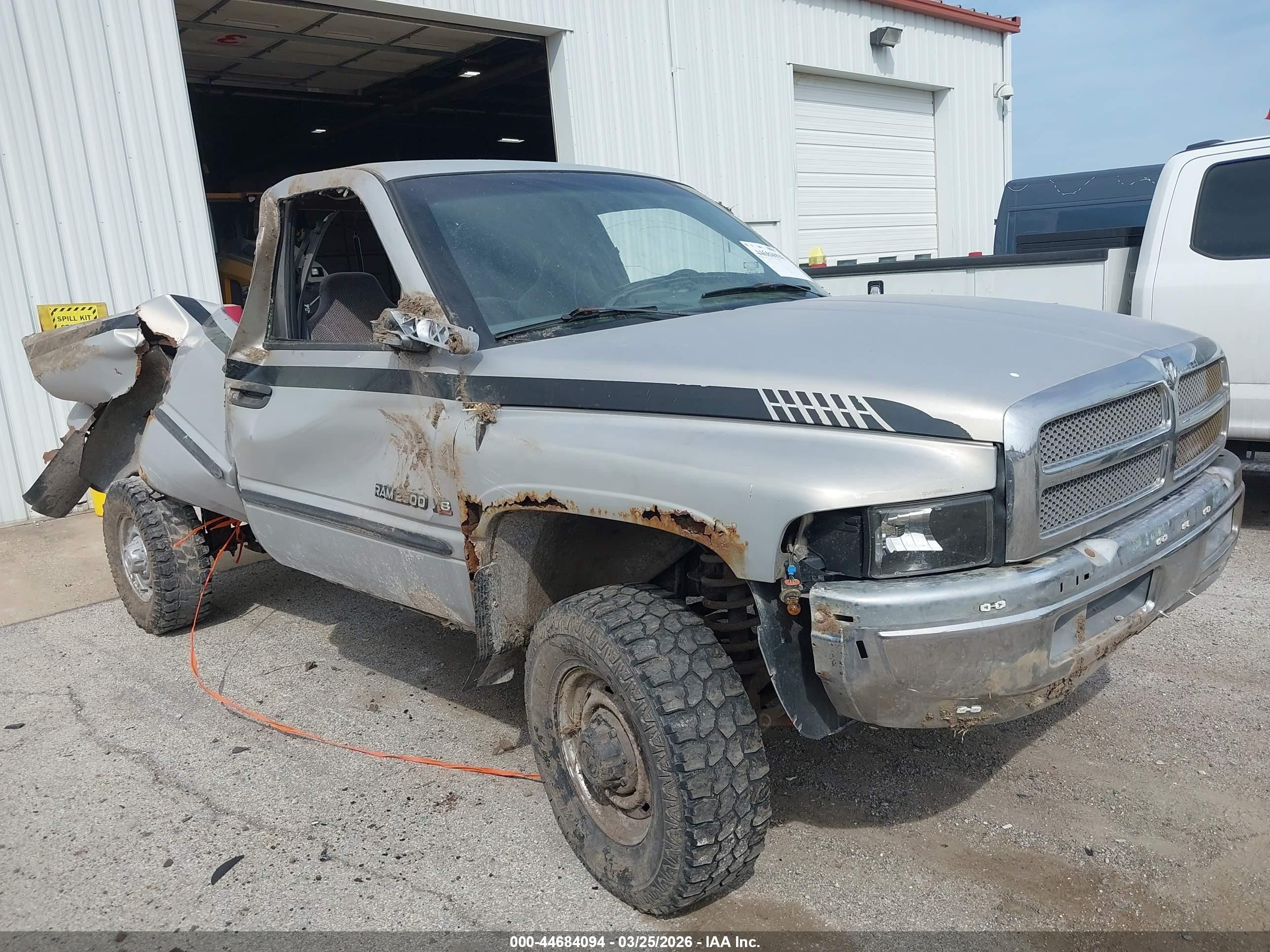 1998 Dodge 2500, VIN 3B7KF26ZXWM220213 — Опрокидывание