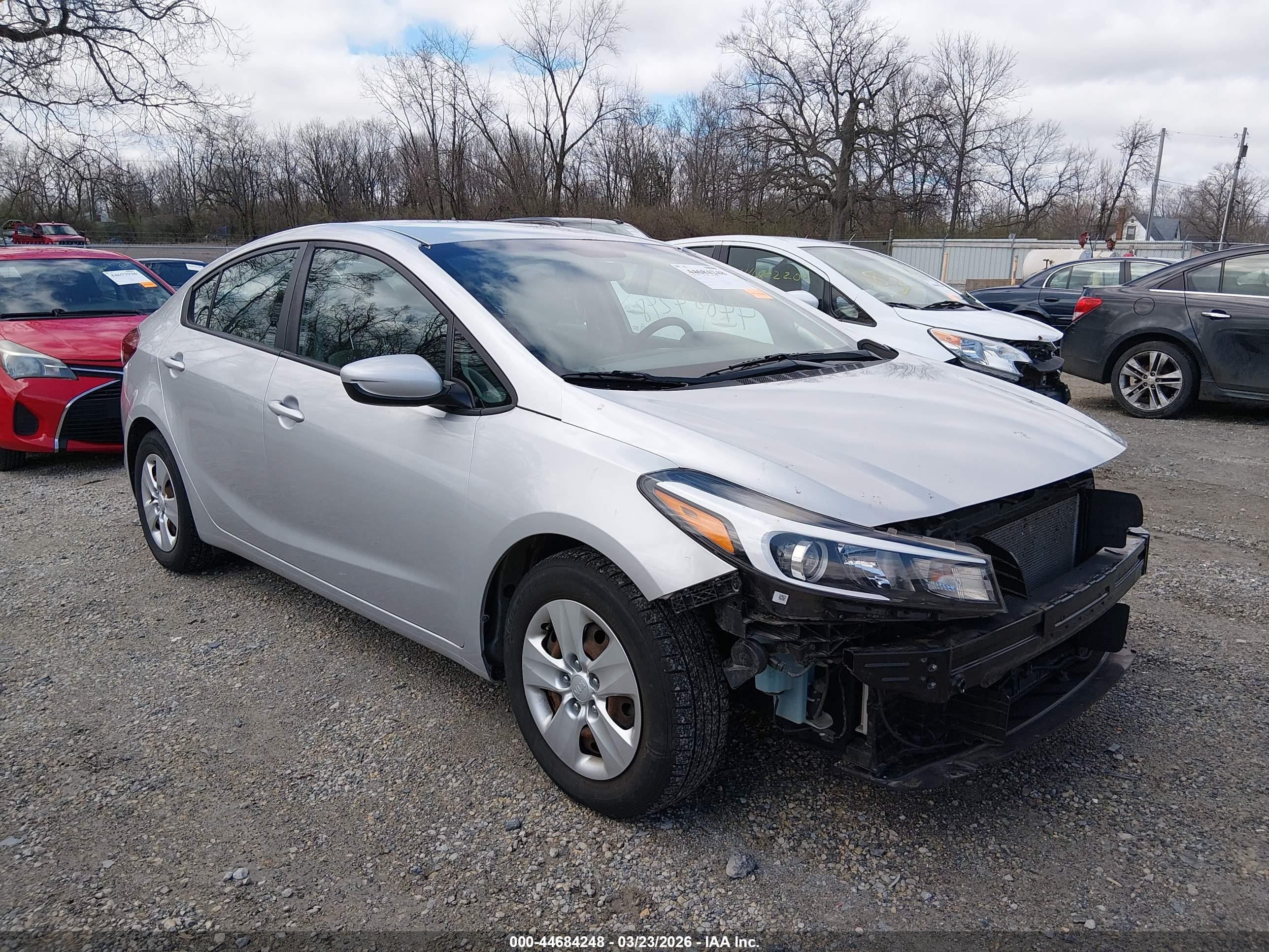 2017 Kia Forte LX, VIN 3KPFK4A78HE086250 — Front end