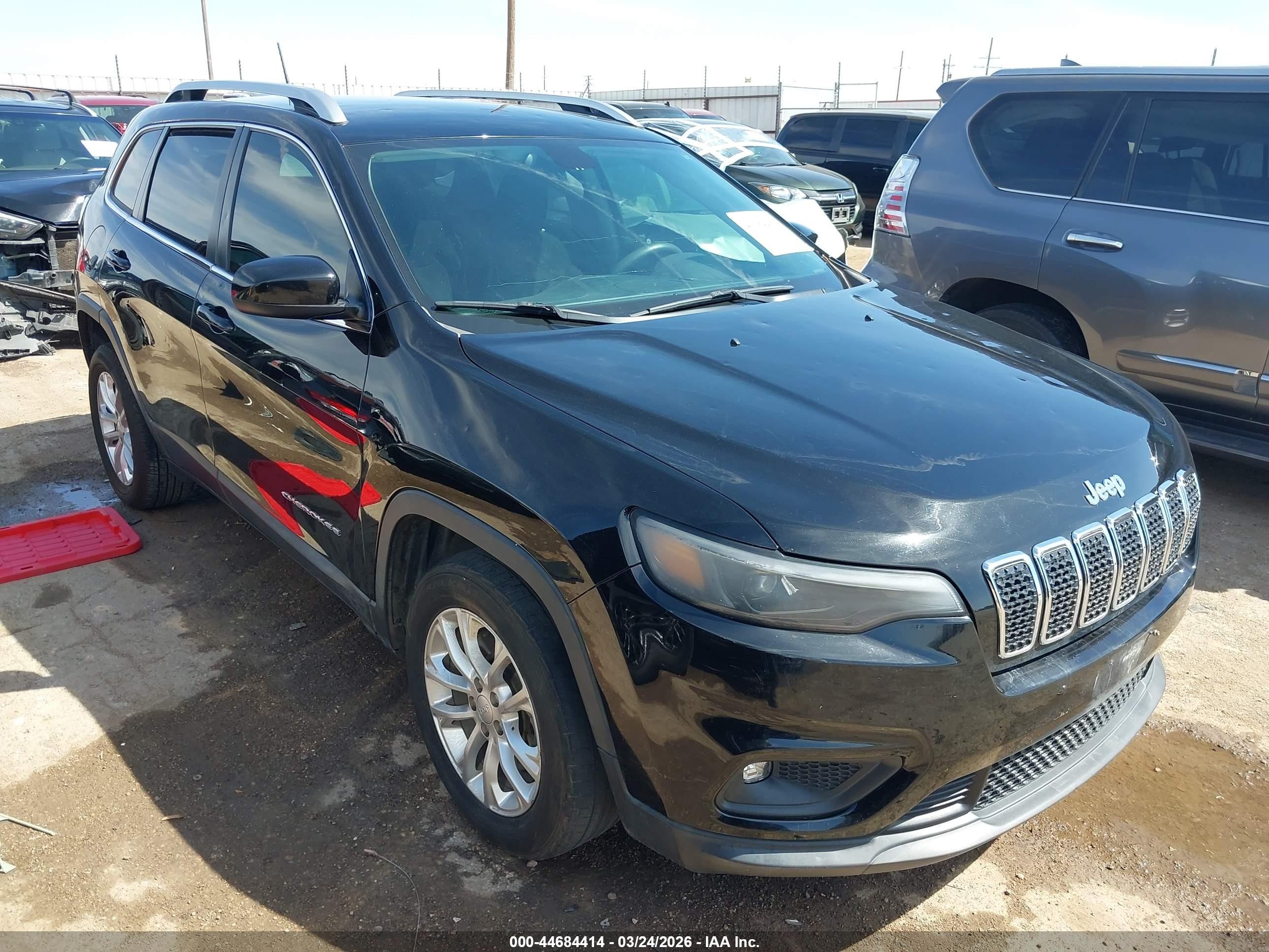 2019 Jeep Cherokee Latitude, VIN 1C4PJLCB9KD307883 — Hail