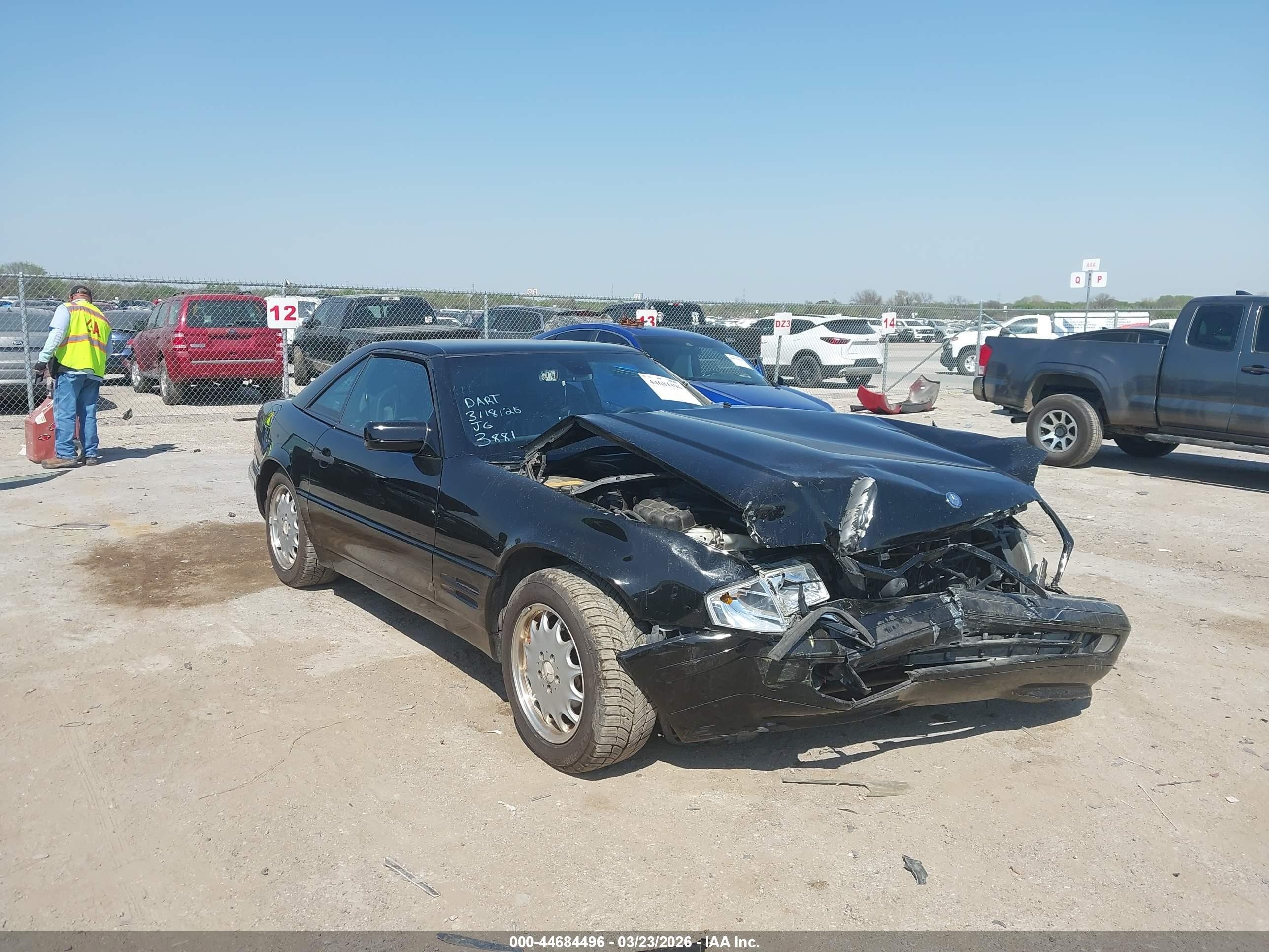 1998 Mercedes-Benz SL 500, VIN WDBFA67F3WF163881 — Front end