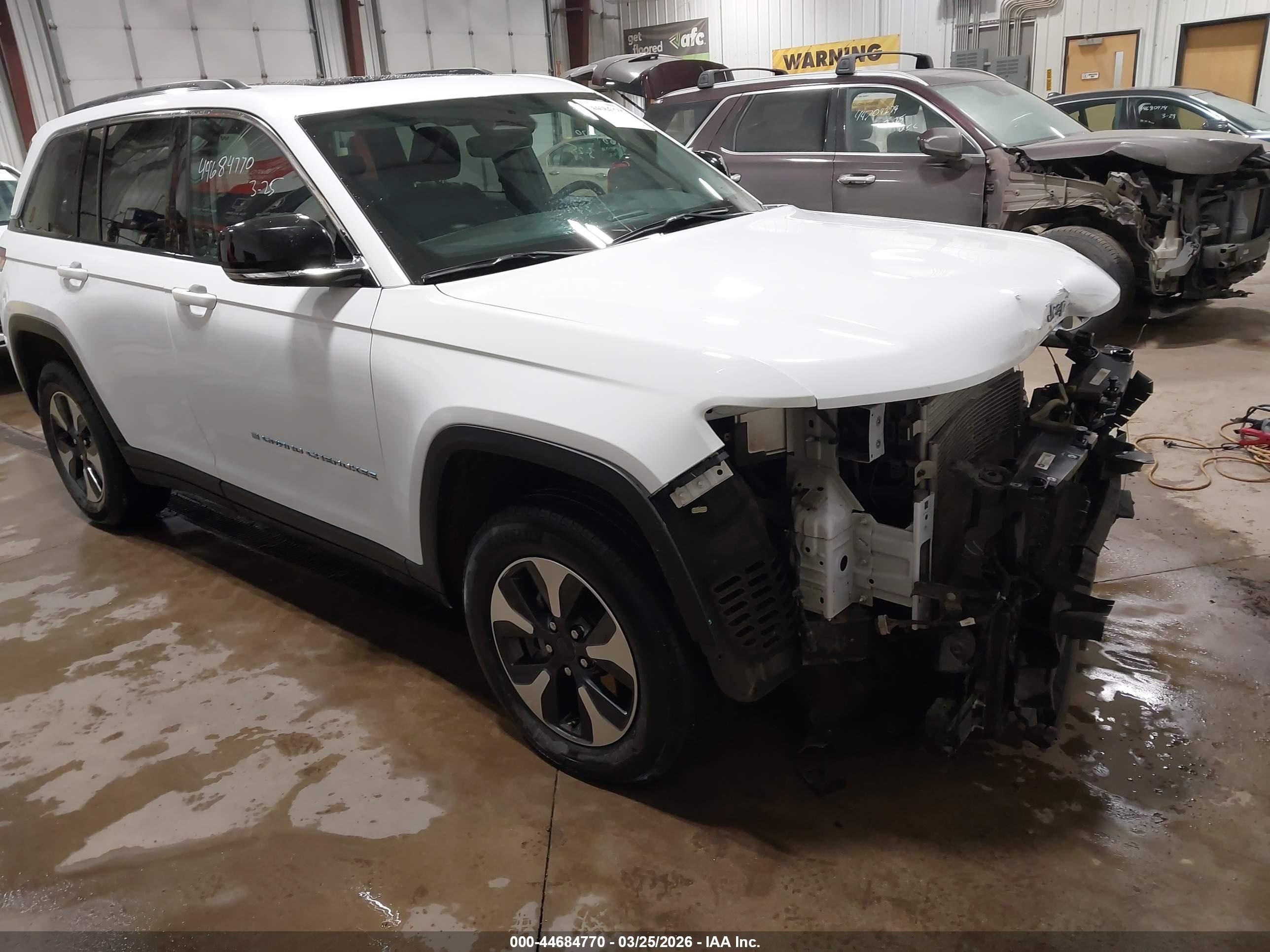 2024 Jeep Grand Cherokee, VIN 1C4RJYB68R8959391 — Front end