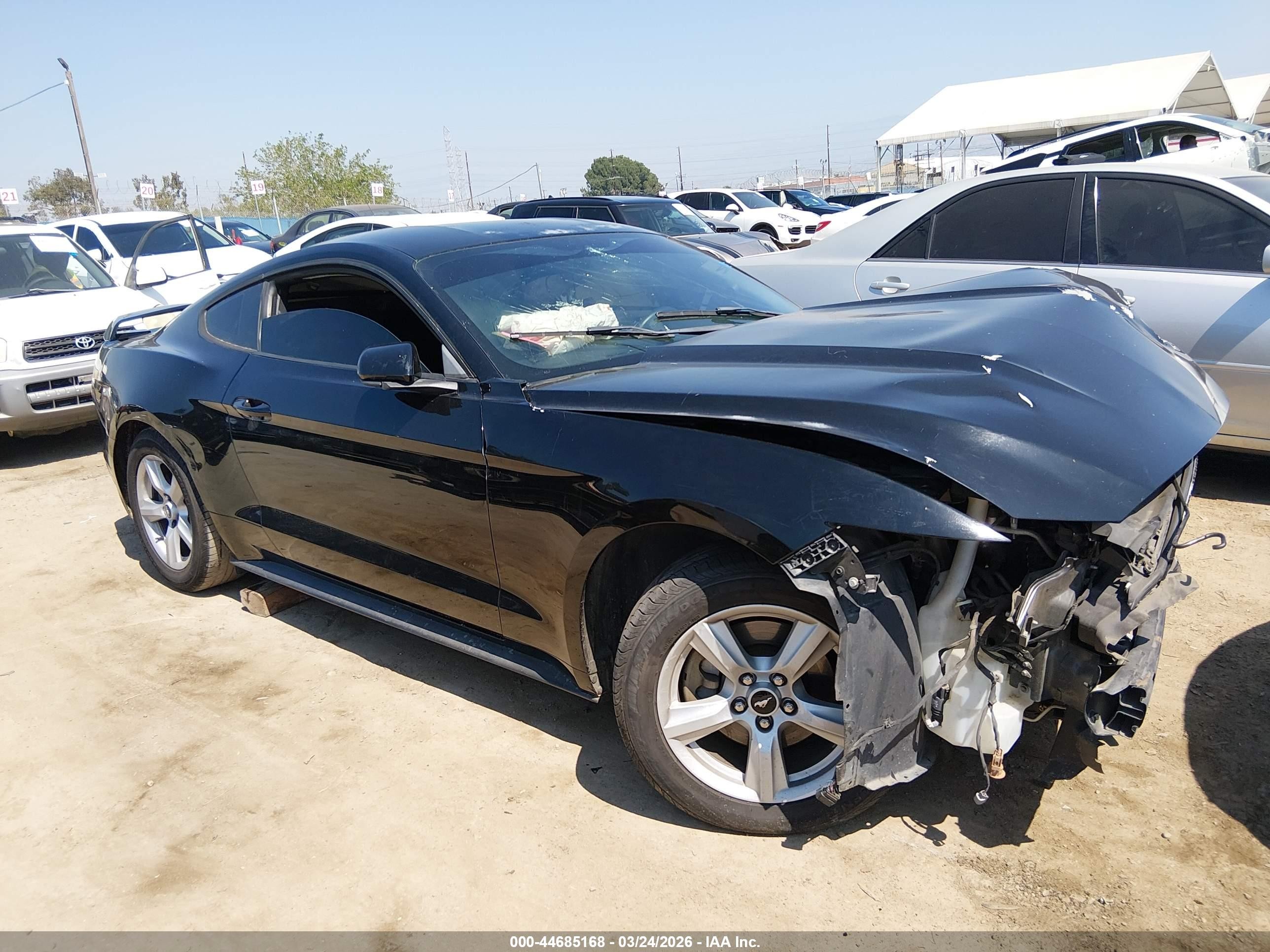 2015 Ford Mustang V6, VIN 1FA6P8AM5F5403821 — Front end