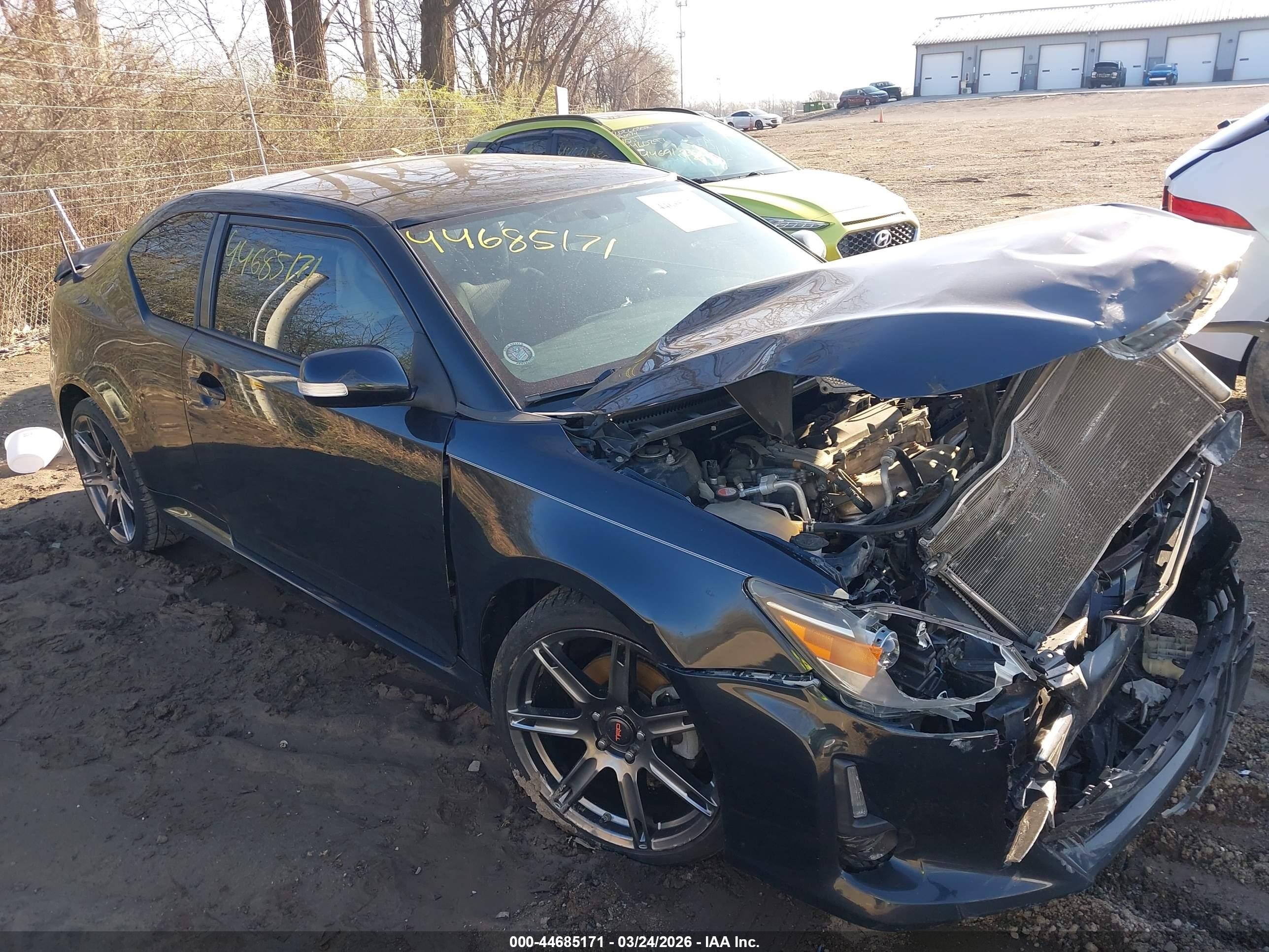 2015 Scion tC, VIN JTKJF5C74F3092898 — Front end
