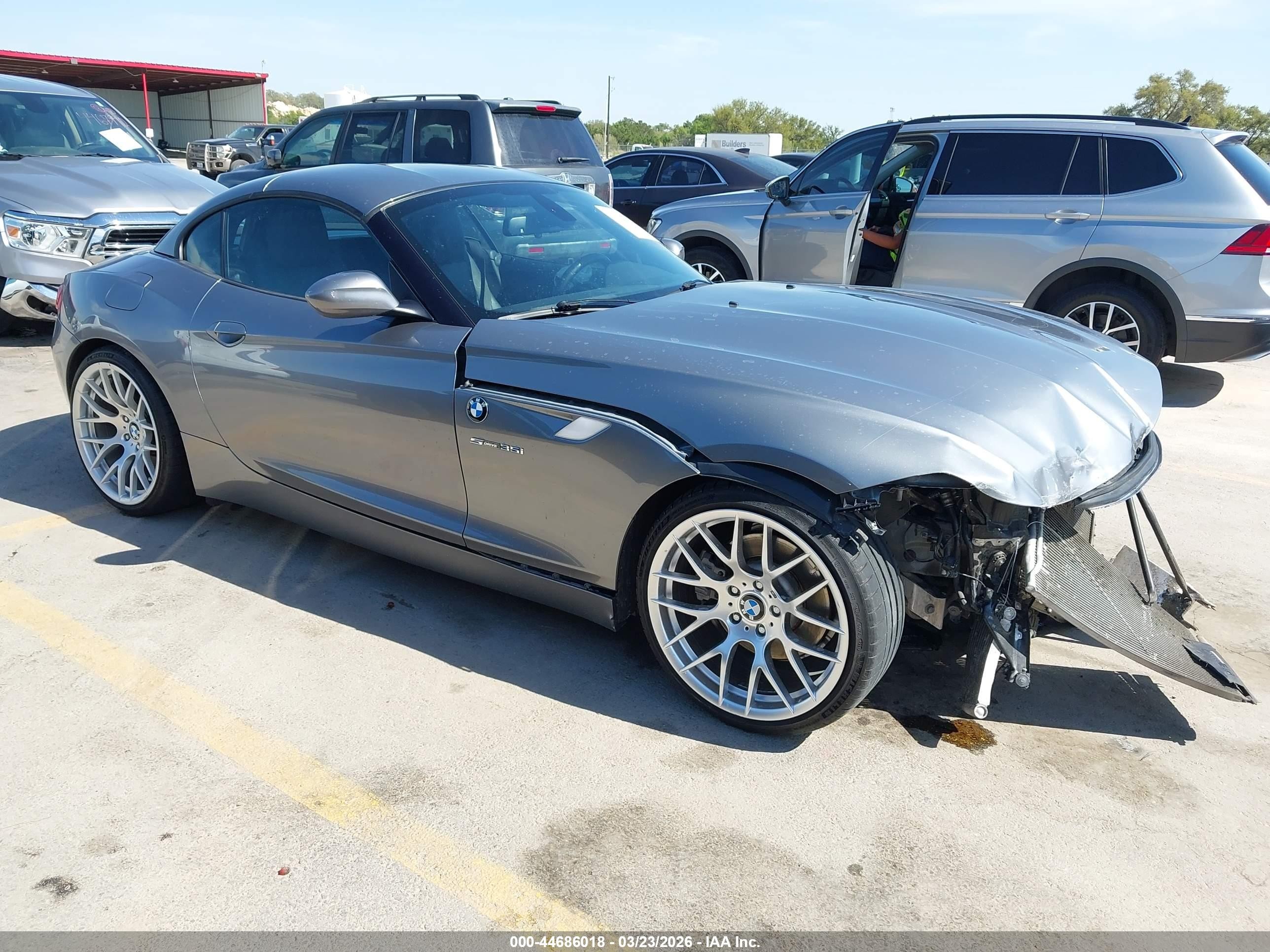 2012 BMW Z4 sDrive35i, VIN WBALM7C52CE384692 — Перед