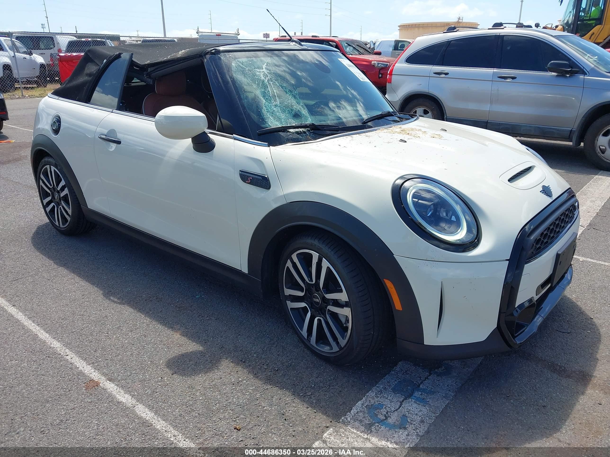 2023 MINI Convertible Cooper S, VIN WMW43DL05P3P73659 — Крыша
