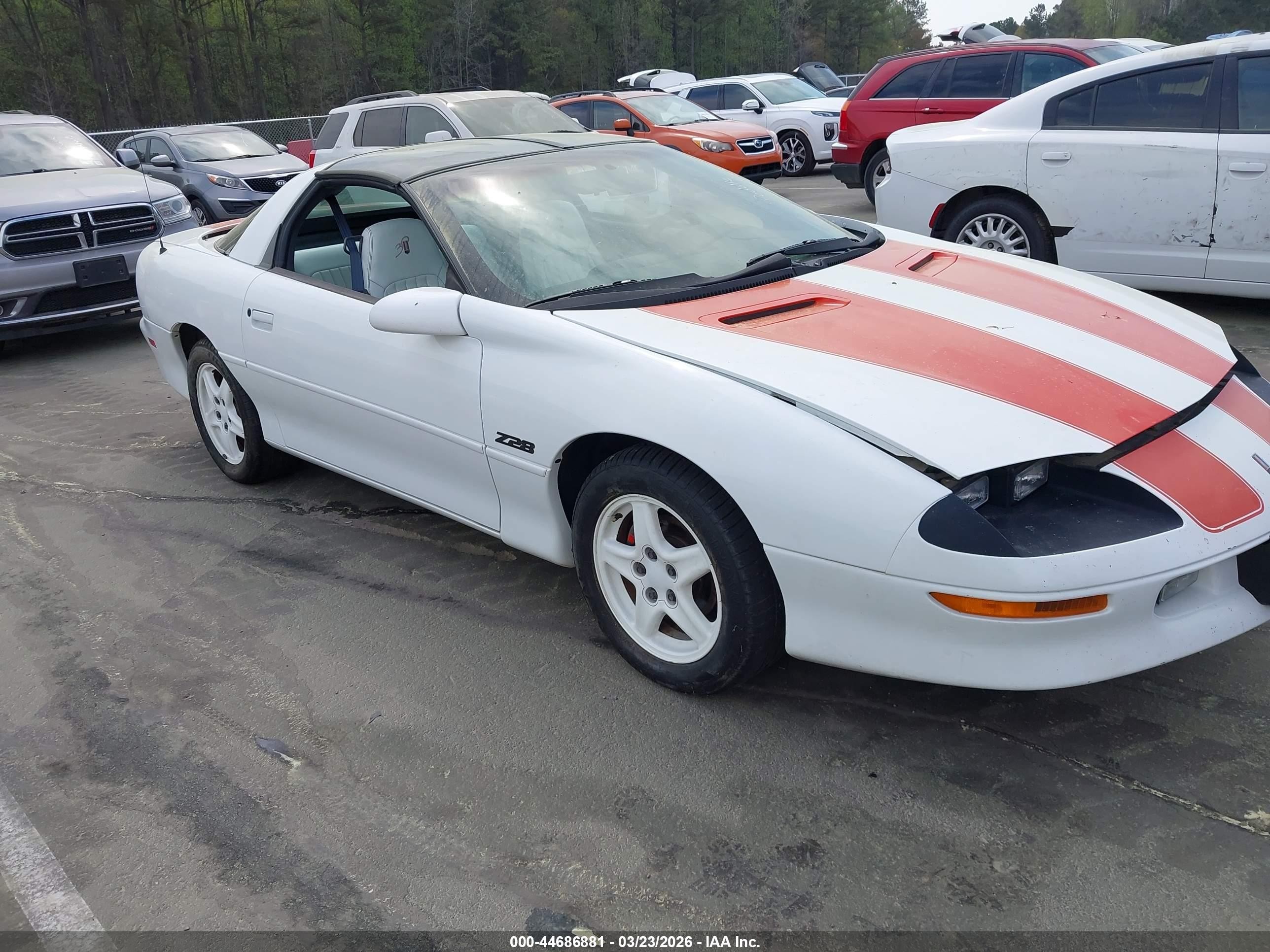 1997 Chevrolet Camaro SS, VIN 2G1FP22P2V2111000 — Normal wear