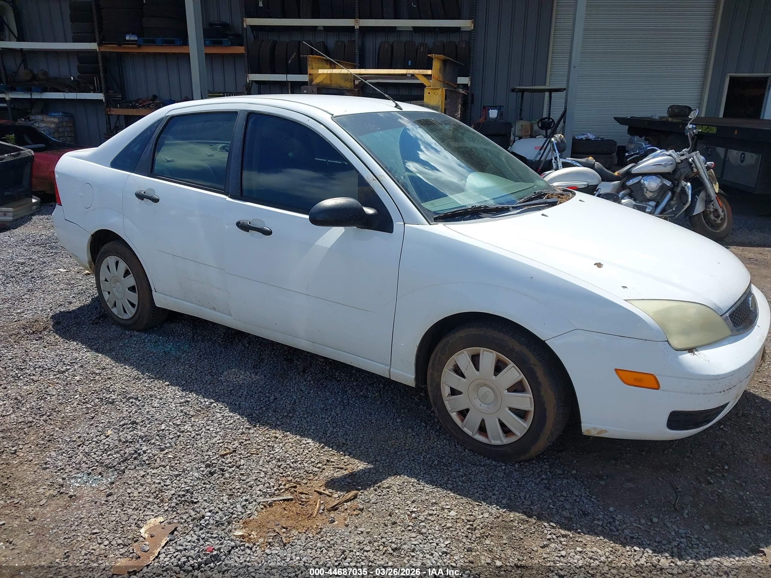 2005 Ford Focus S, VIN 1FAFP34N95W160143 — Fresh water flood