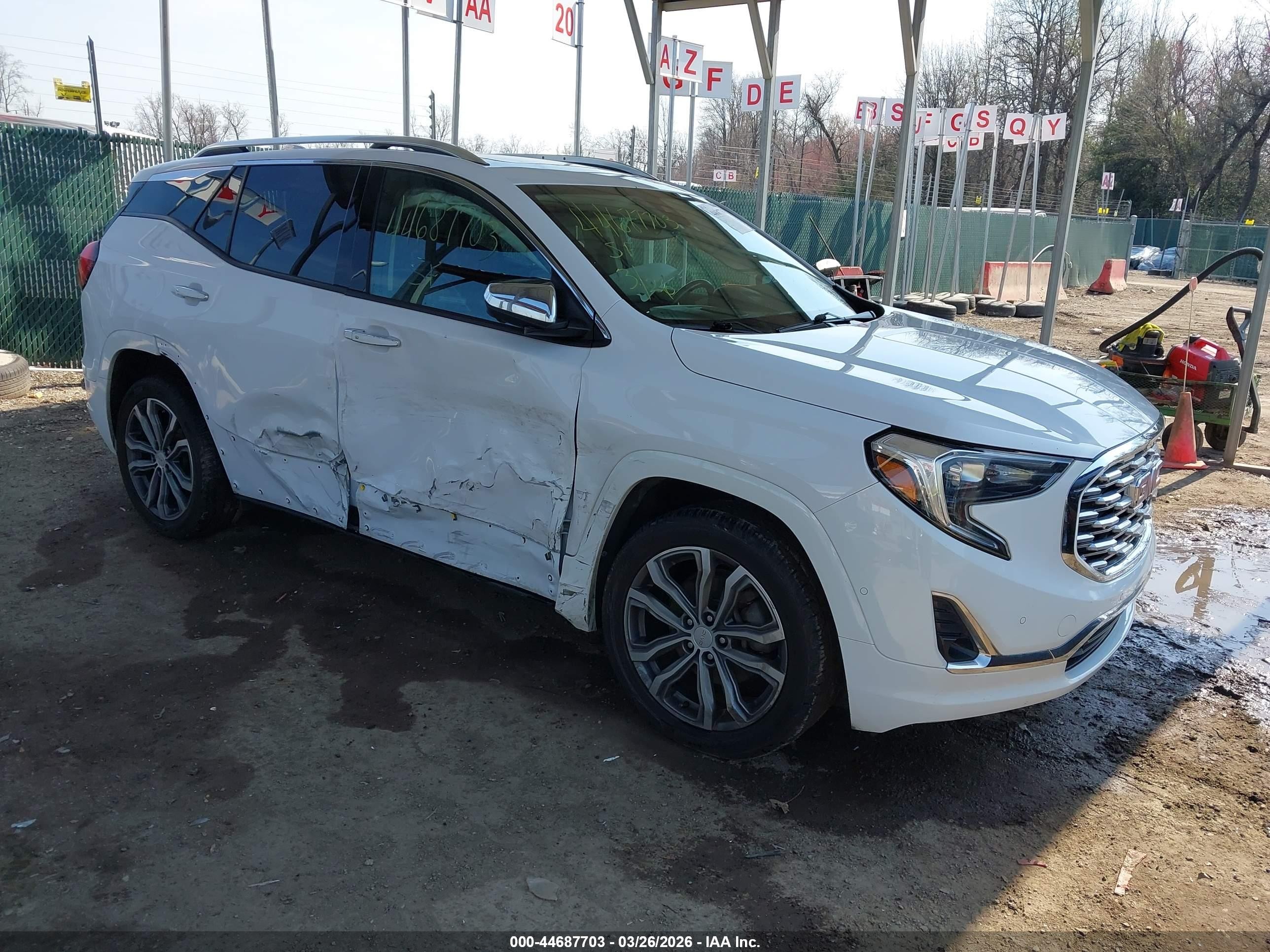 2020 GMC Terrain Denali, VIN 3GKALXEX9LL312324 — Бок