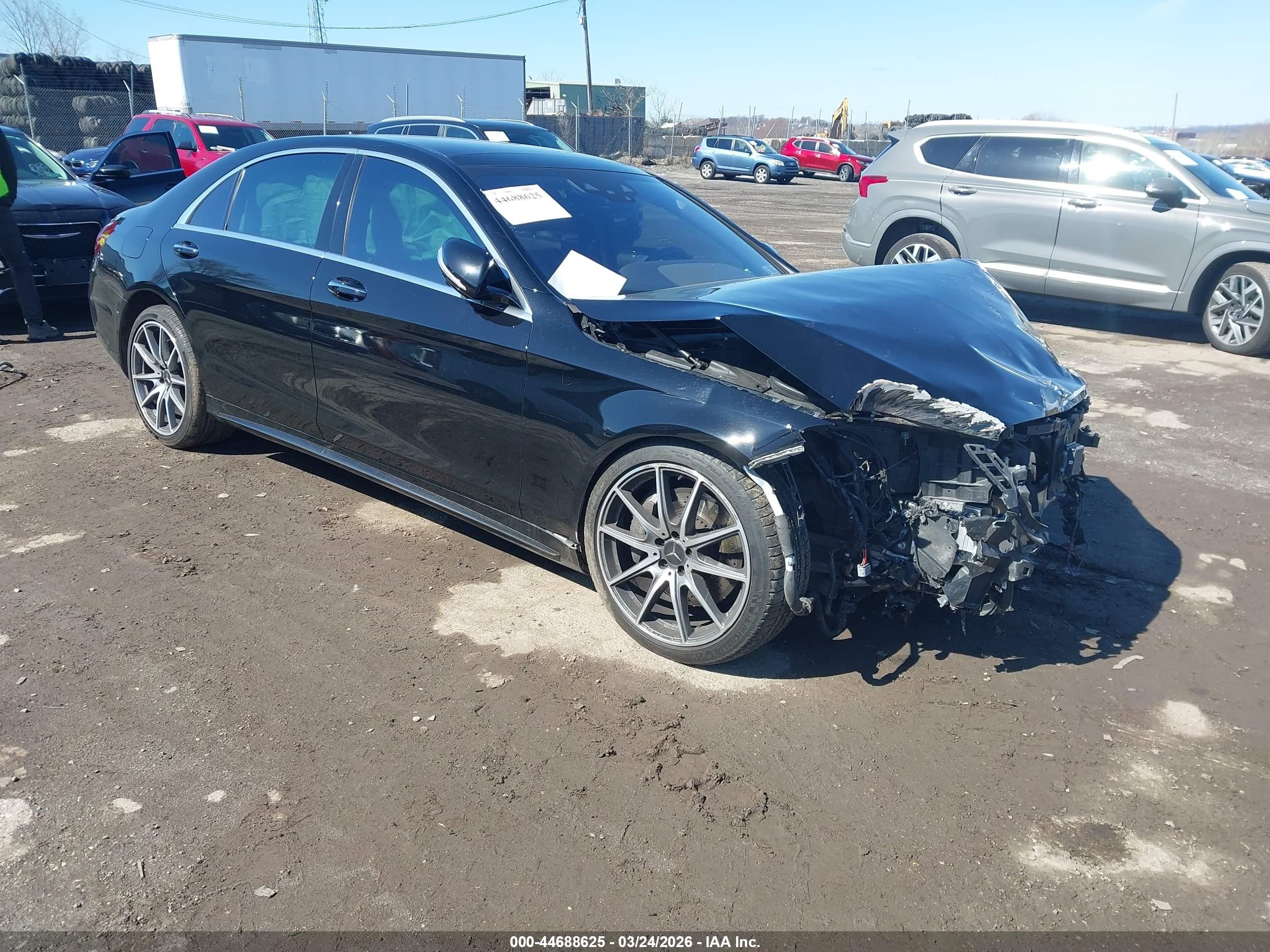 2020 Mercedes-Benz S 560, VIN WDDUG8DB2LA519711 — Front end