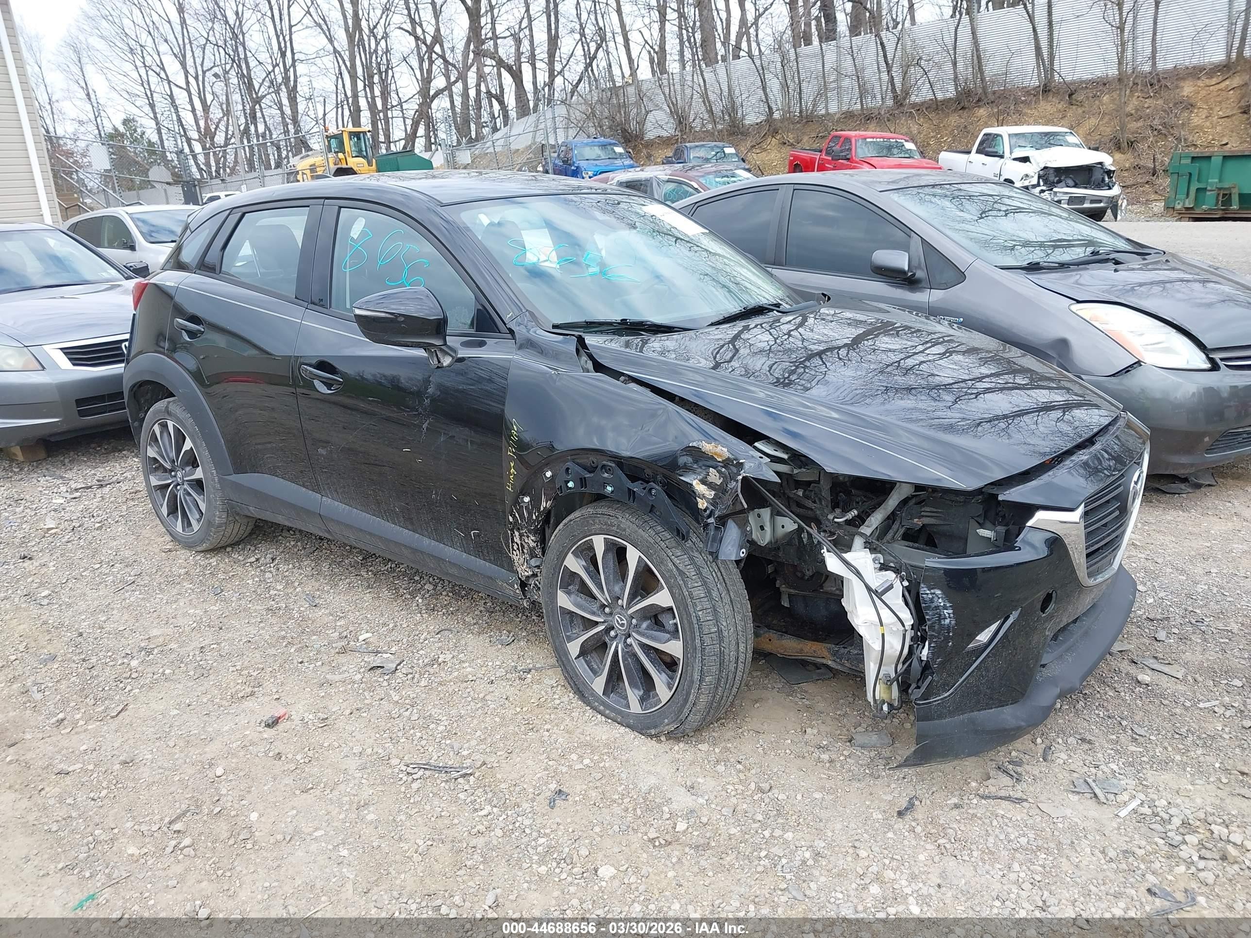 2019 Mazda CX-3 Touring, VIN JM1DKFC79K0412086 — Front end