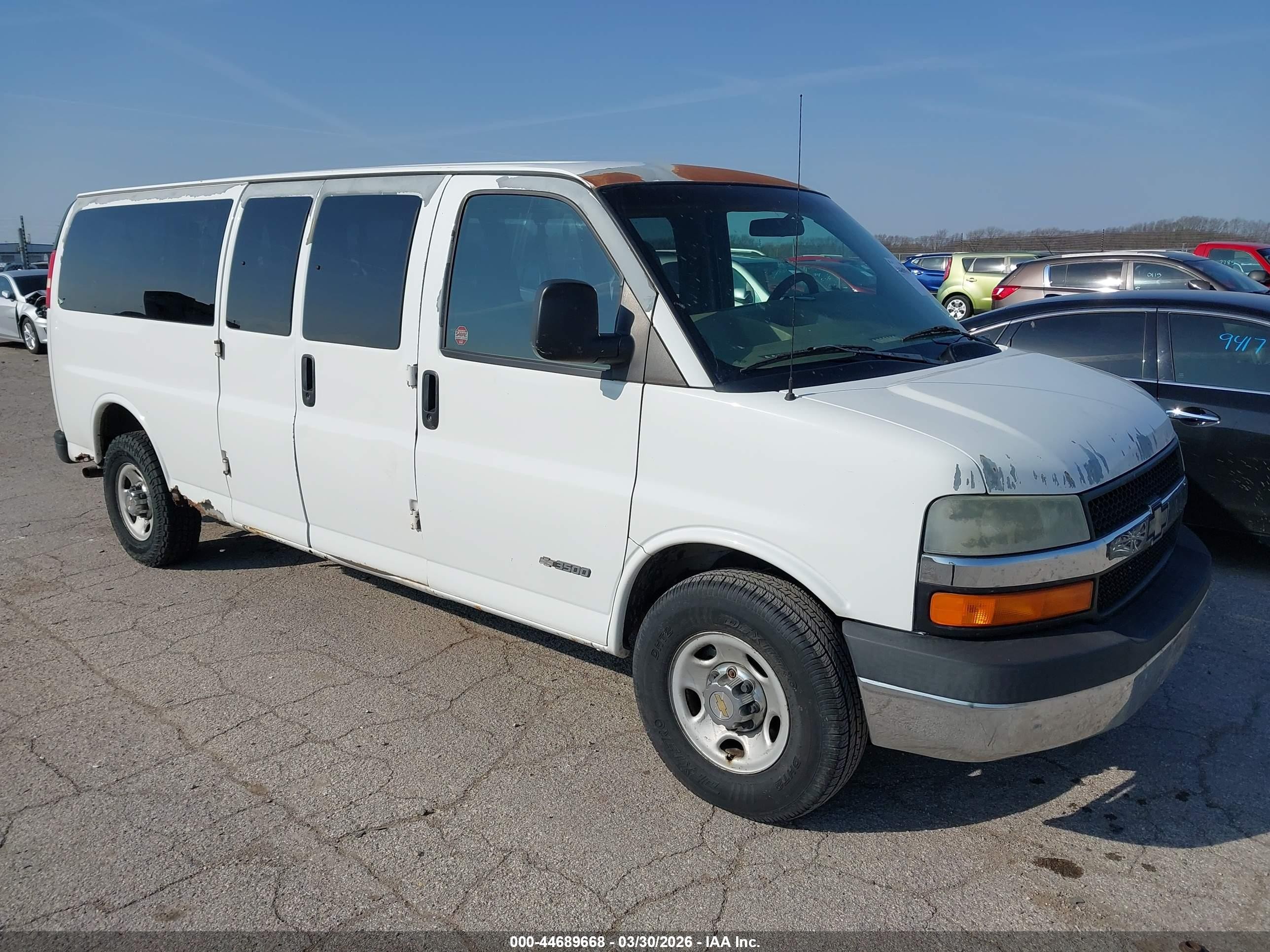 2003 Chevrolet Express Passenger, VIN 1GAHG39U131230577 — Normal wear