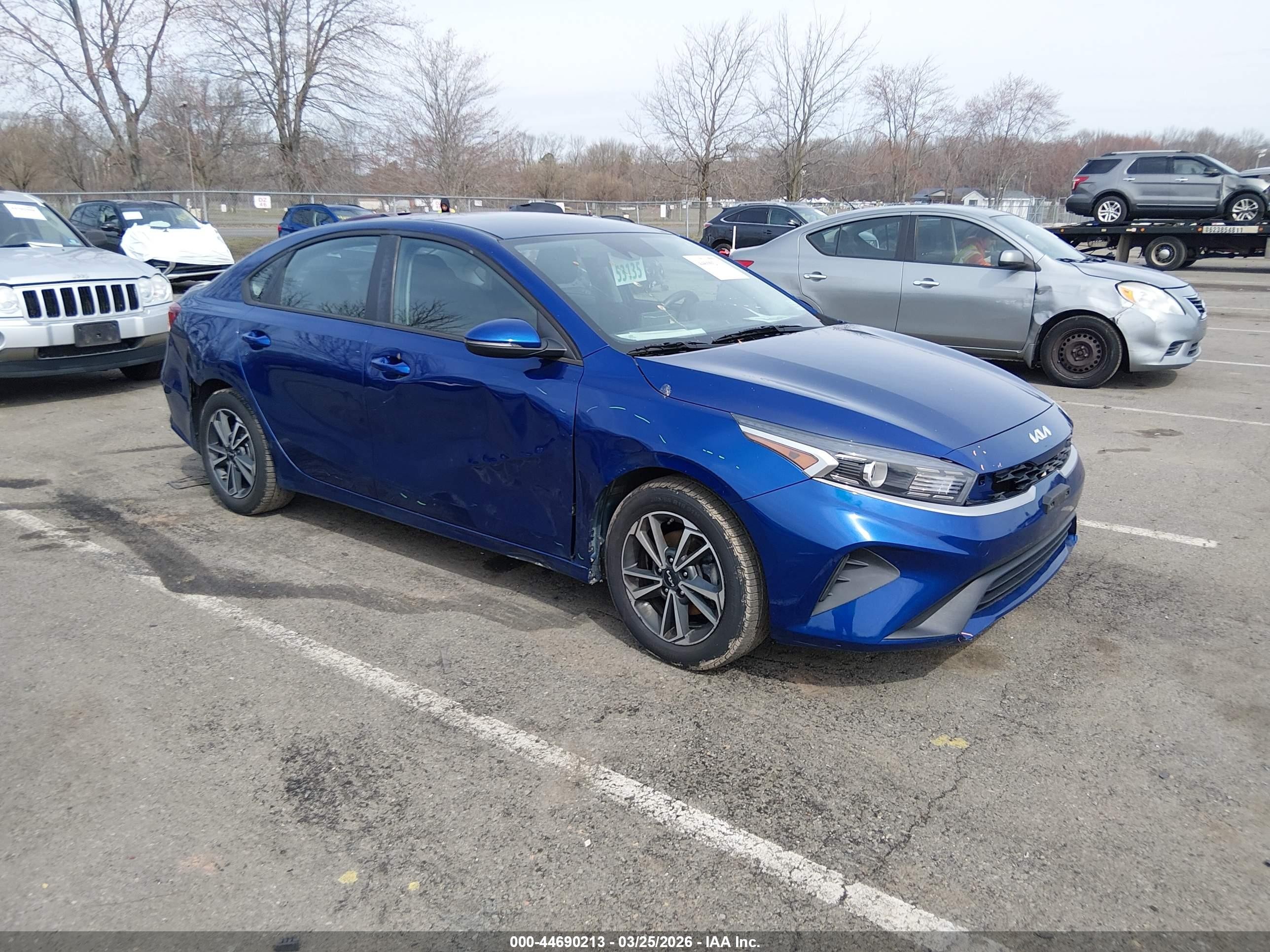 2023 Kia Forte LXS, VIN 3KPF24AD4PE553328 — Side