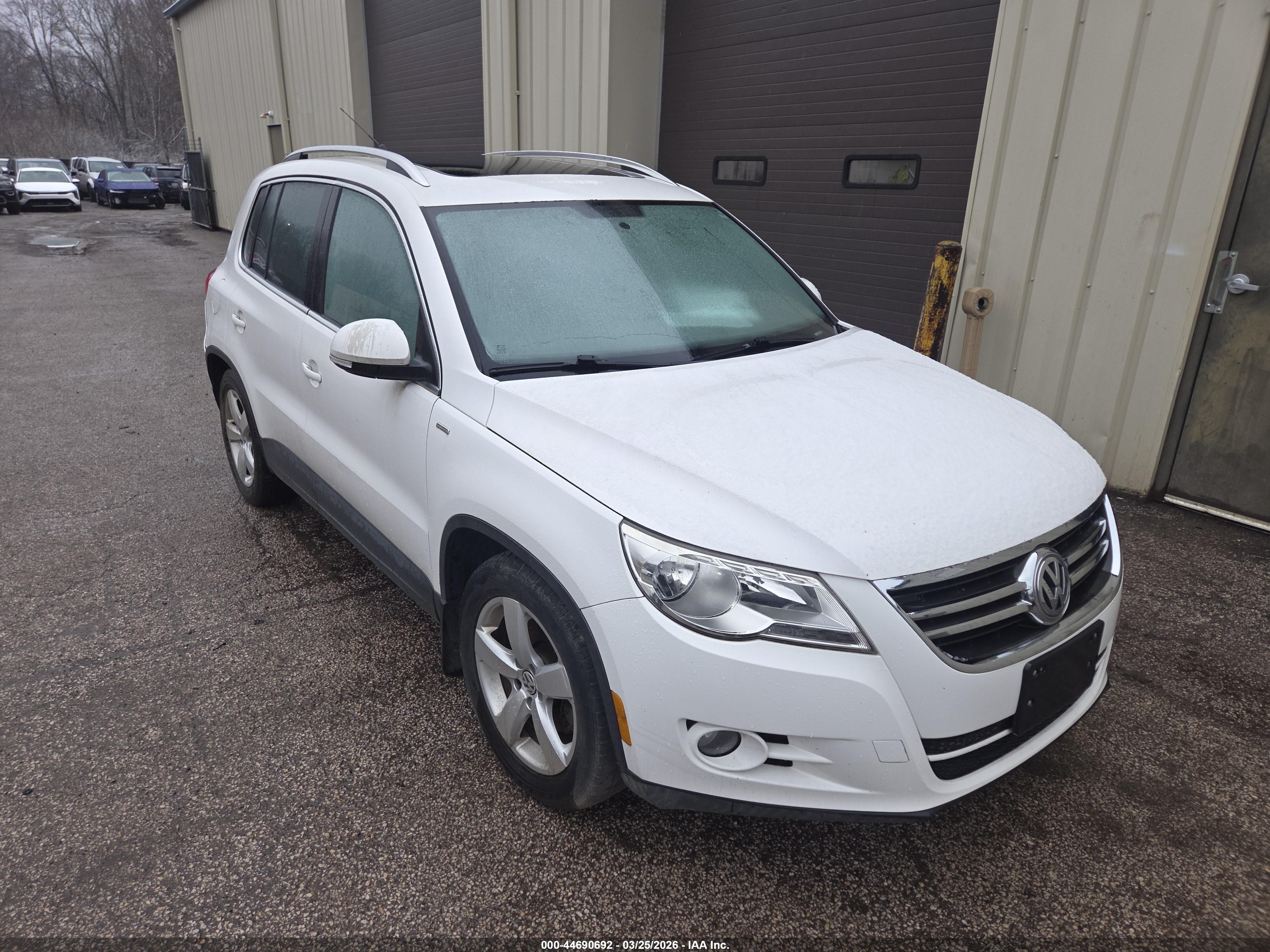 2010 Volkswagen Tiguan SE, VIN WVGBV7AX8AW515384 — Fresh water flood
