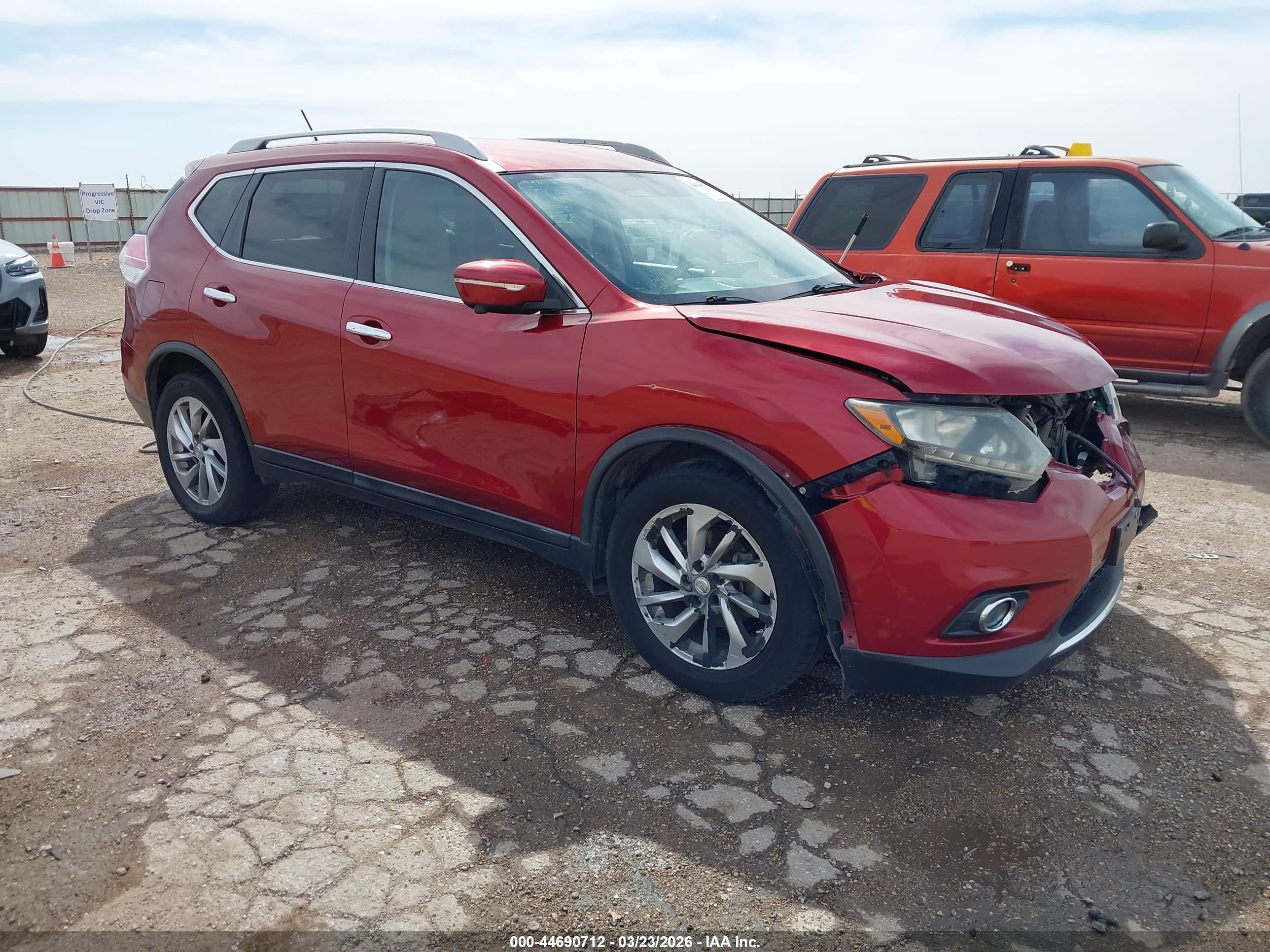 2014 Nissan Rogue SL, VIN 5N1AT2MT0EC785553 — Front end