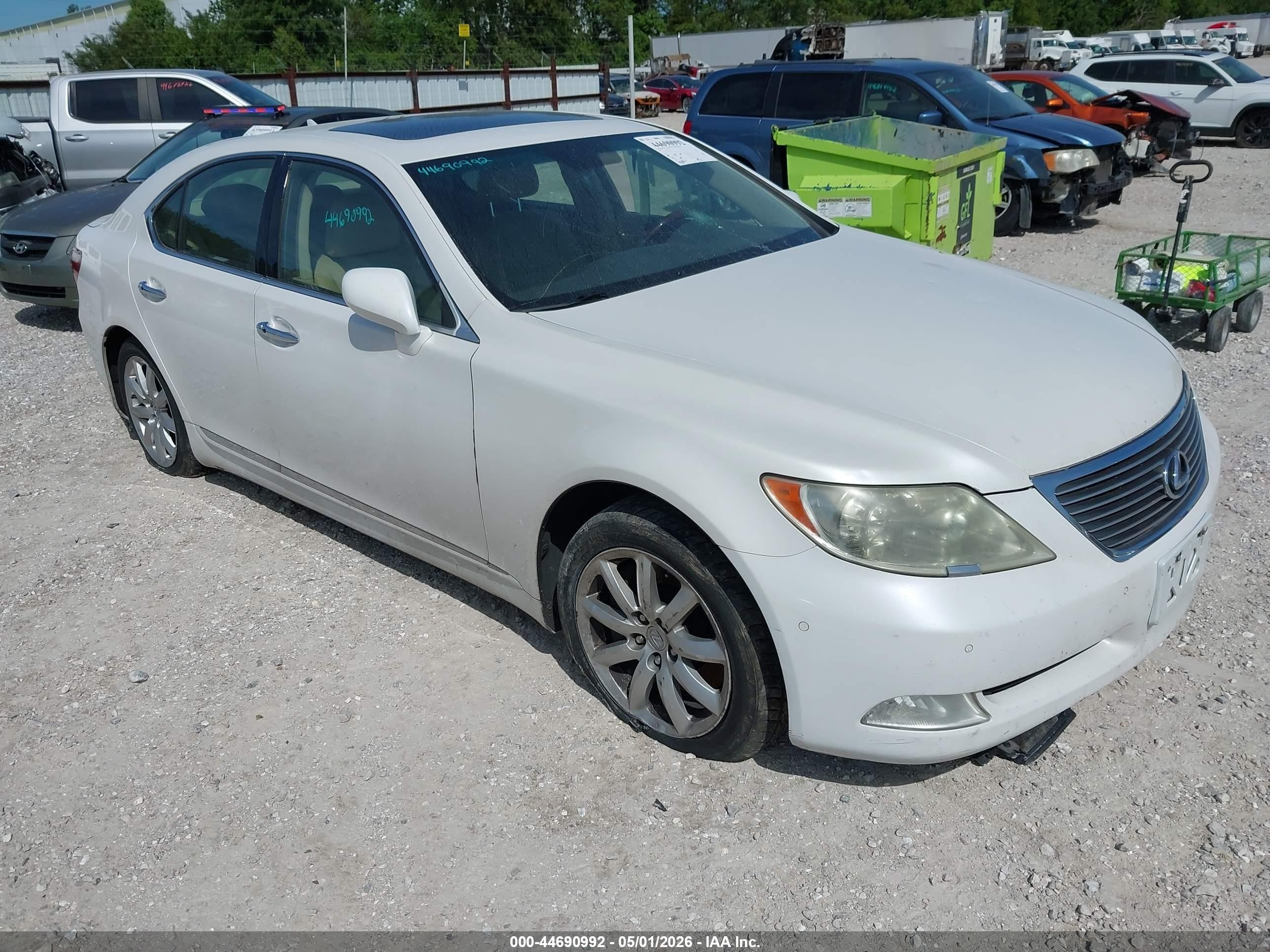 2009 Lexus LS 460, VIN JTHCL46FX95002327 — Side