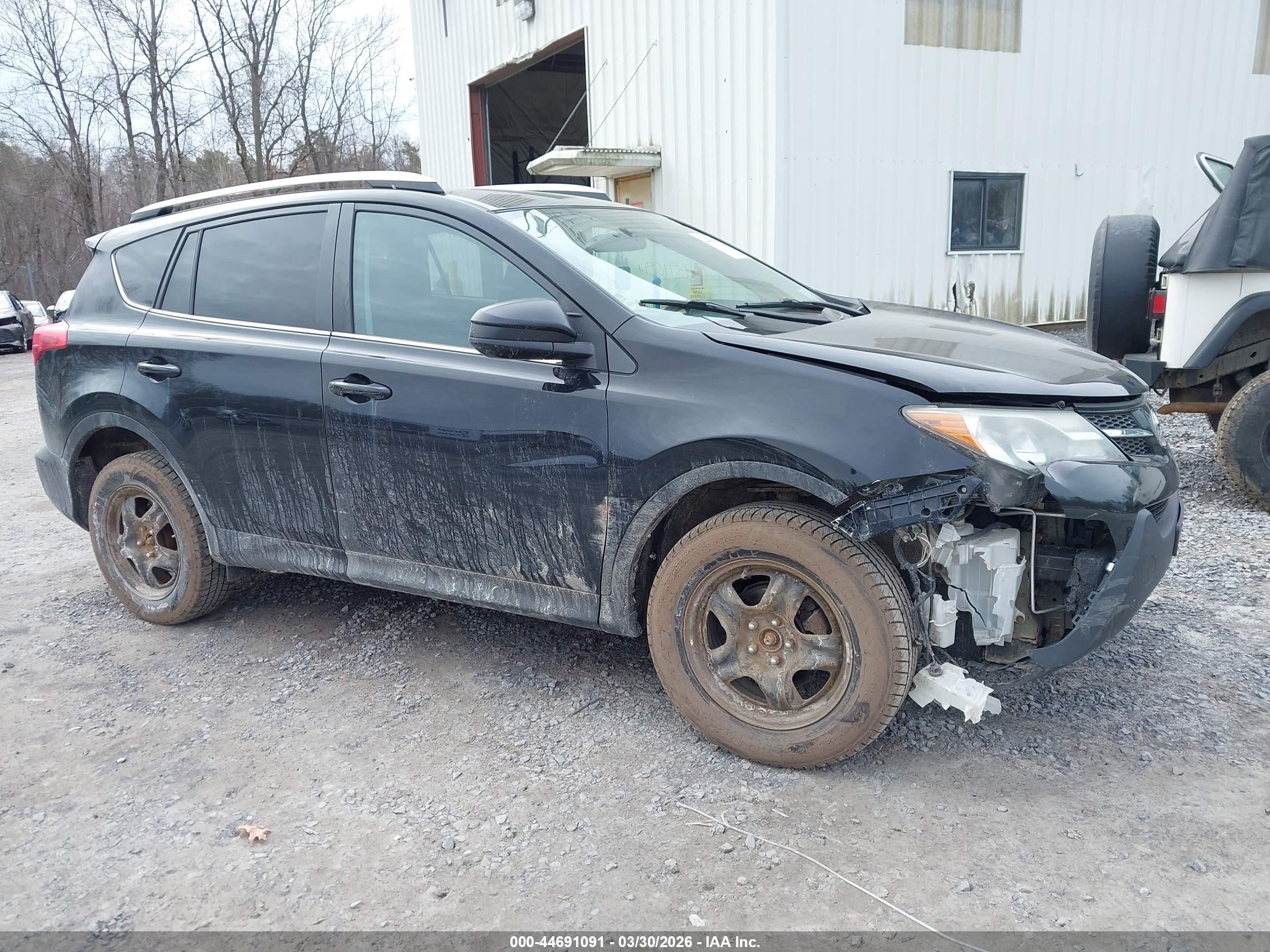 2015 Toyota RAV4 LE, VIN 2T3BFREV5FW400317 — All over