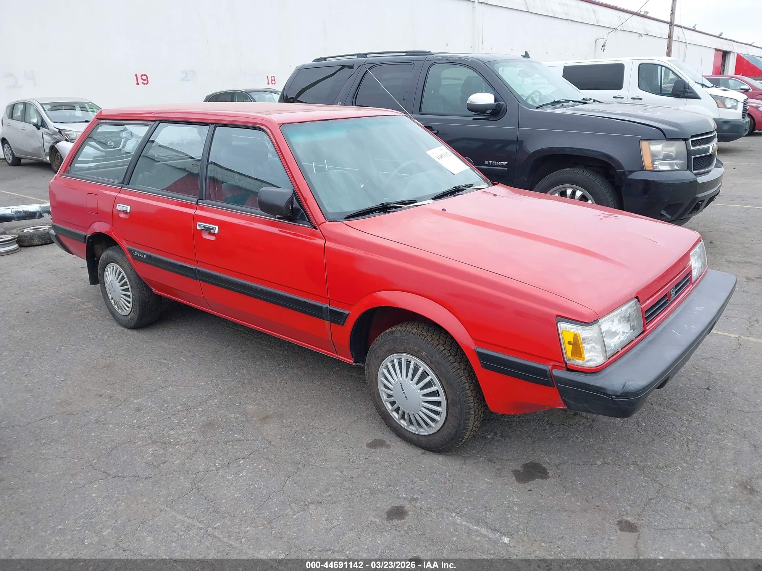 1990 Subaru GL, VIN JF2AN52B9LD405810 — Front end