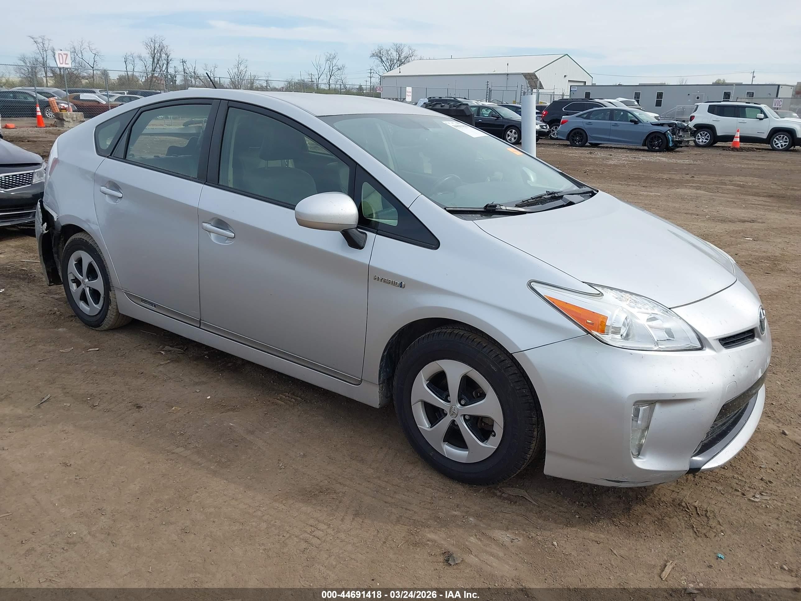 2015 Toyota Prius Two, VIN JTDKN3DU8F1906294 — Rear end