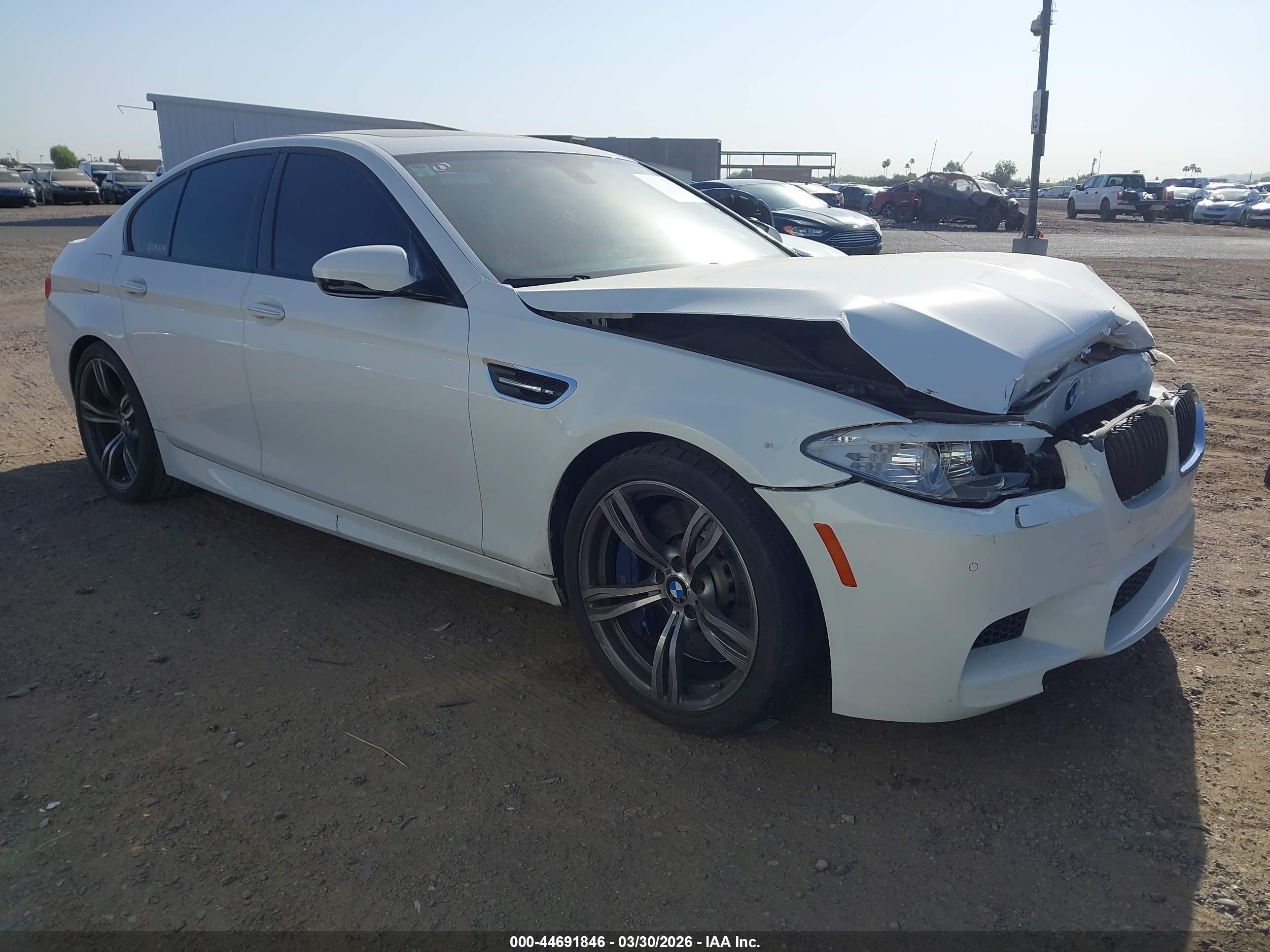 2013 BMW M5, VIN WBSFV9C57DD096952 — Перед
