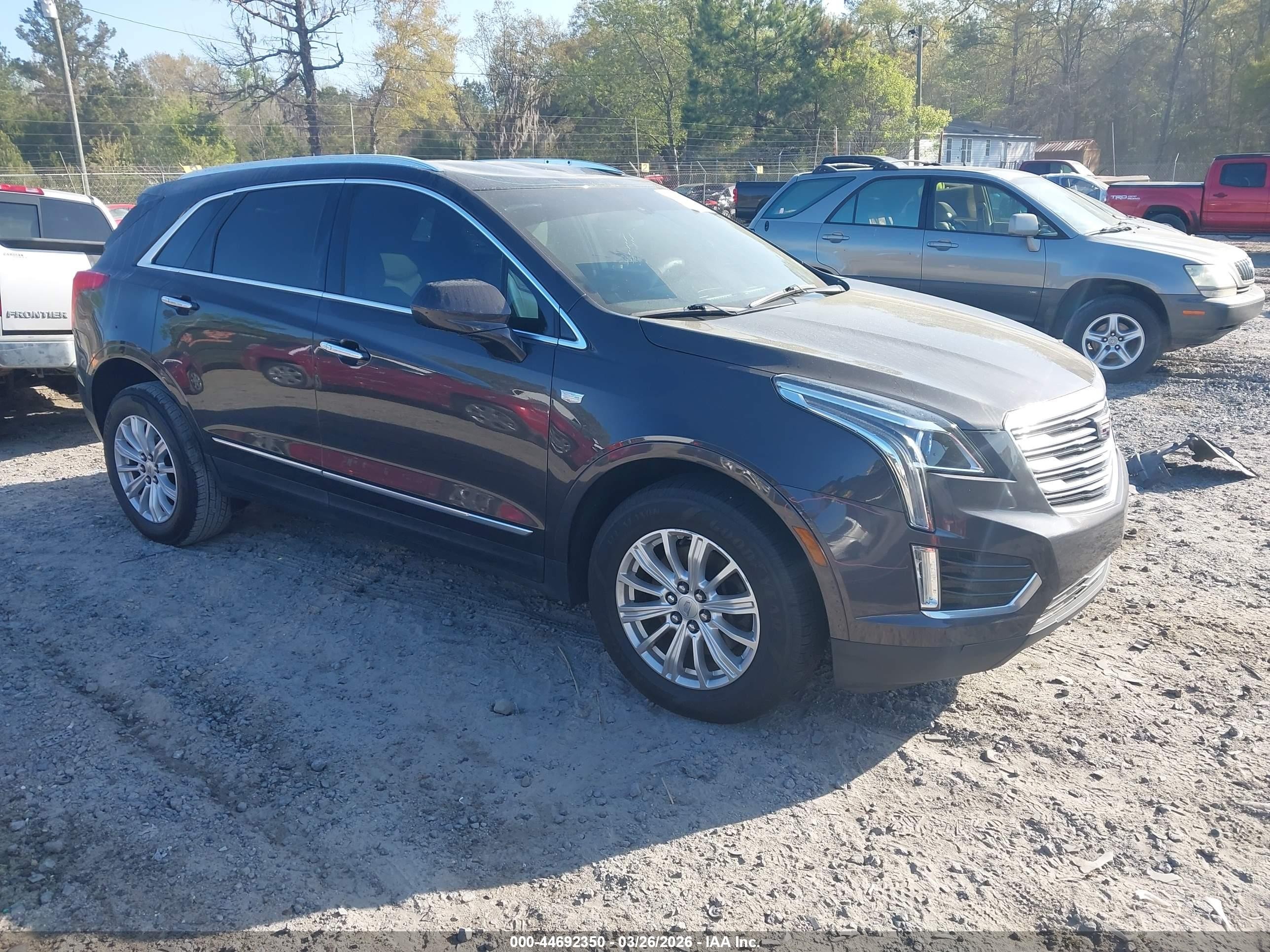 2017 Cadillac XT5 FWD, VIN 1GYKNARS7HZ275354 — Крыша