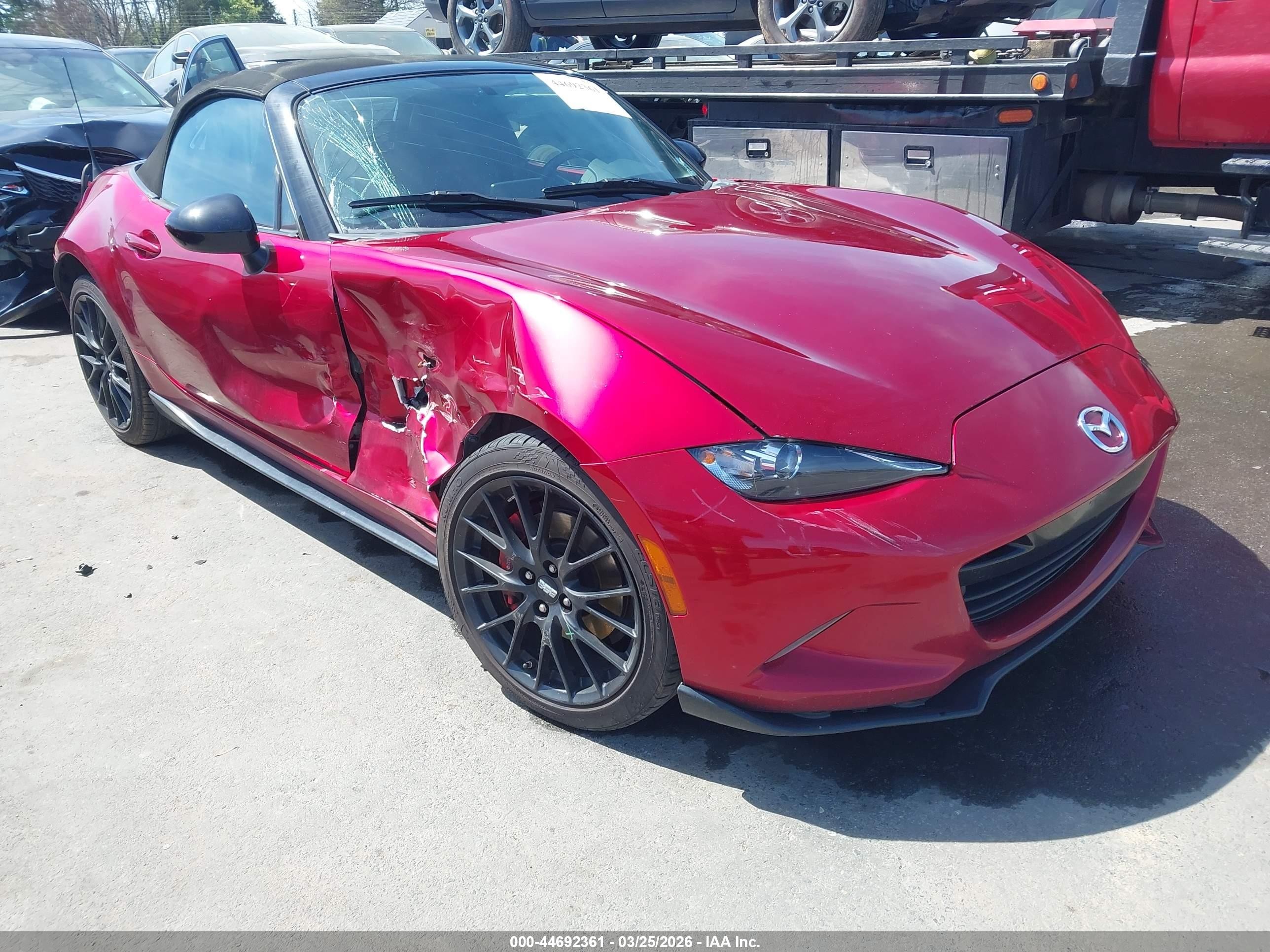2019 Mazda MX-5 Miata Club, VIN JM1NDAC79K0307677 — Side