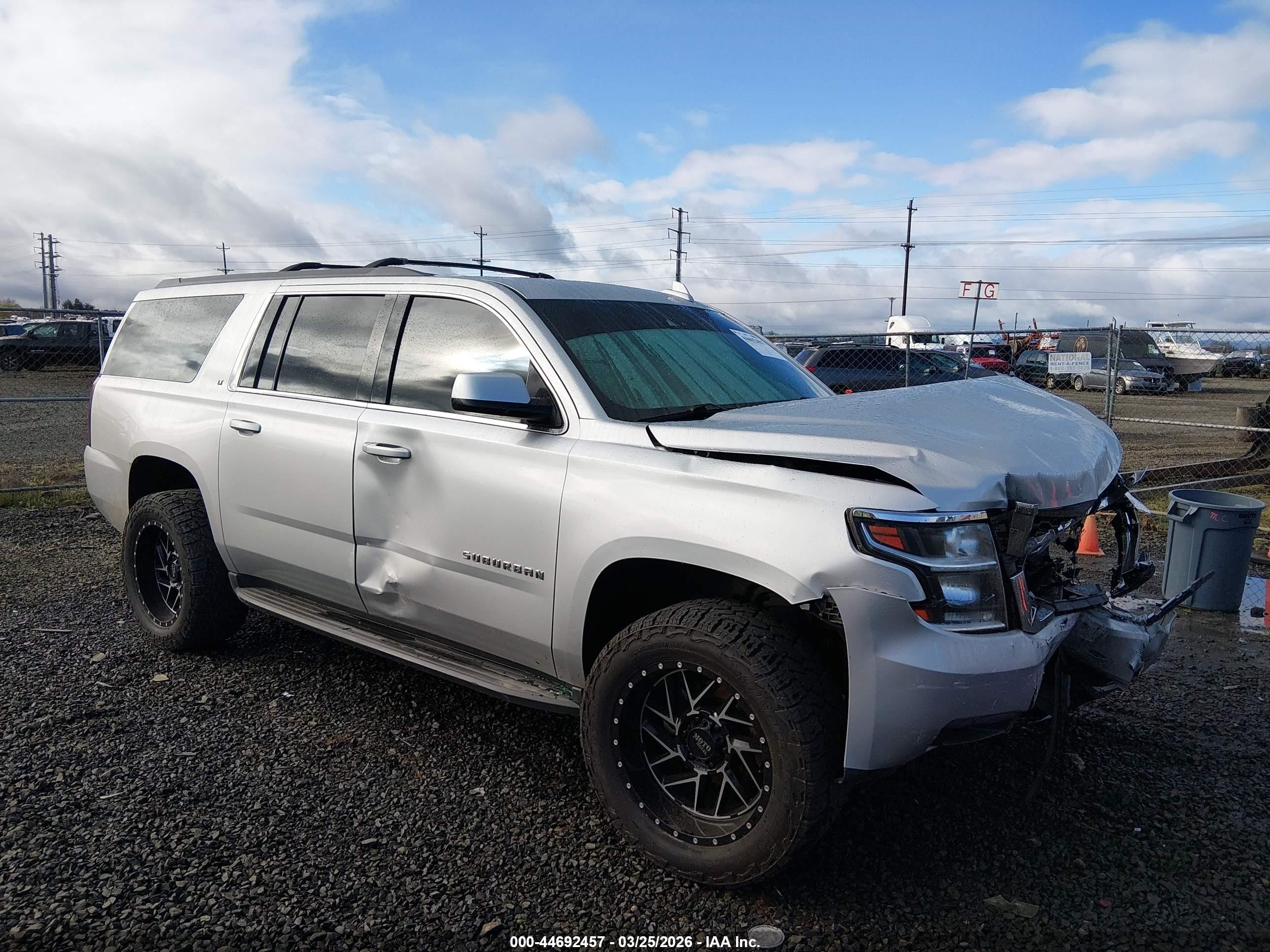 2017 Chevrolet Suburban LT, VIN 1GNSKHKC1HR361891 — Front end