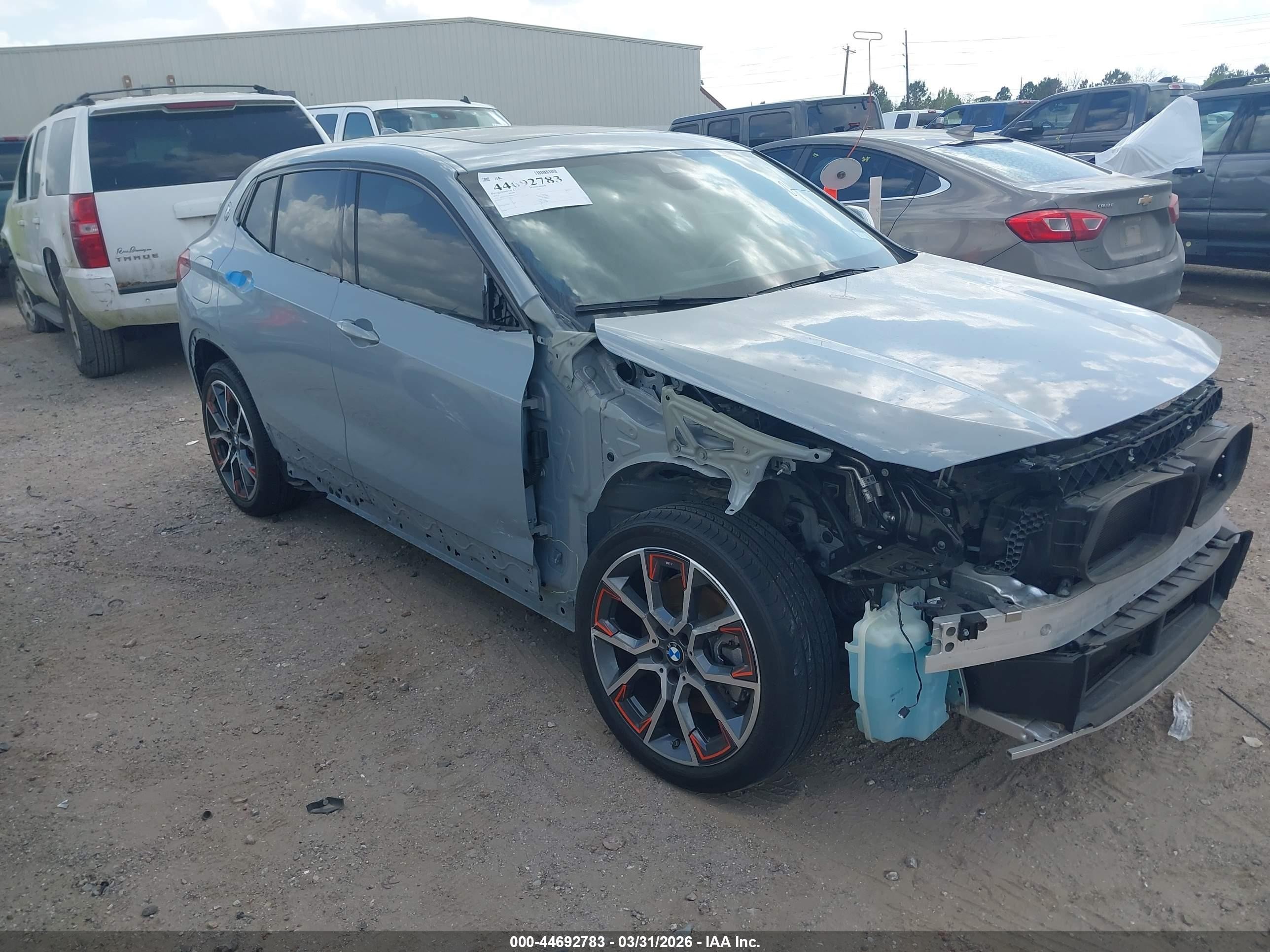 2022 BMW X2 xDrive28i, VIN WBXYJ1C00N5U77168 — Перед