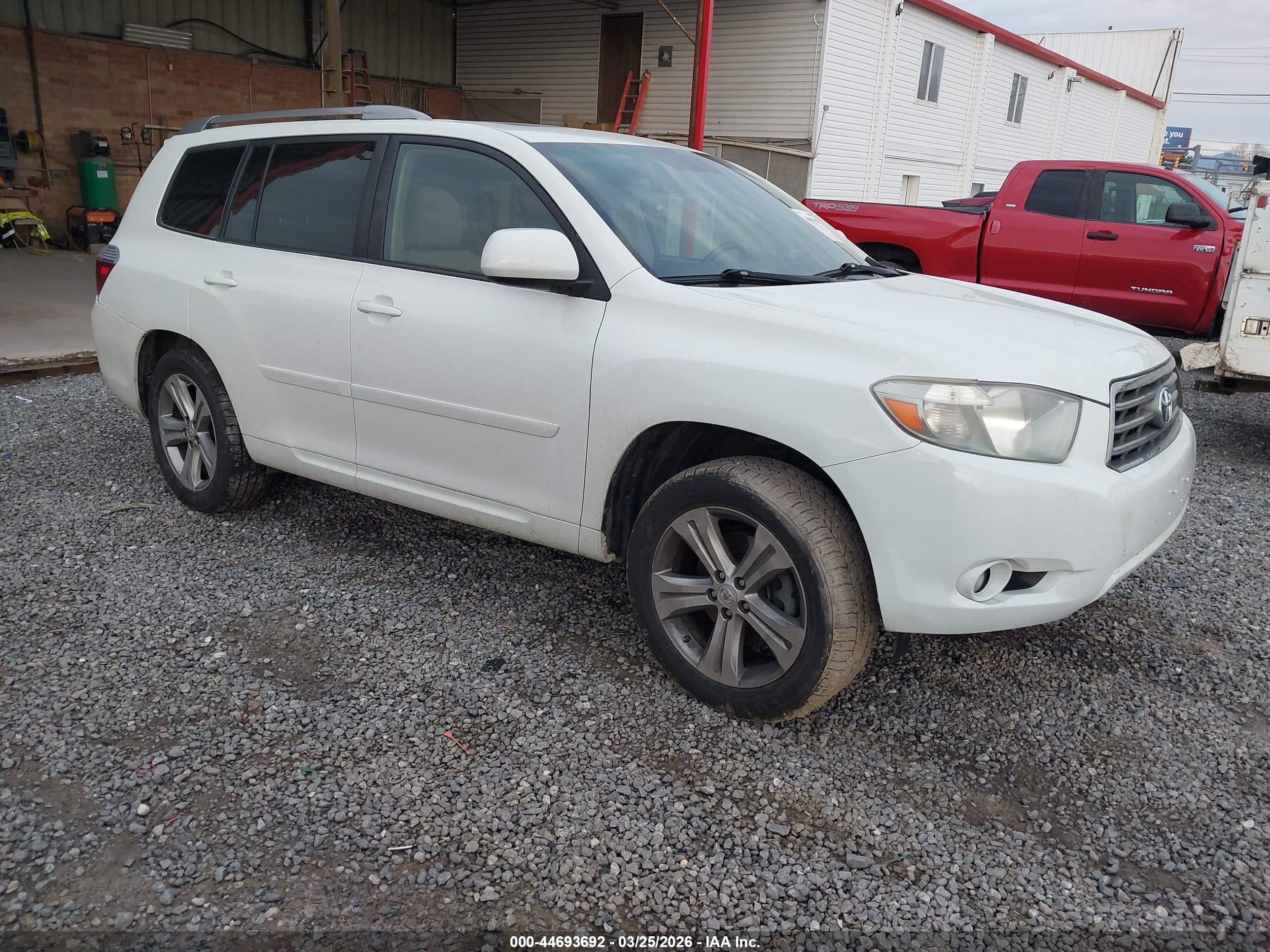 2009 Toyota Highlander Sport, VIN JTEDS43A392081242 — Side