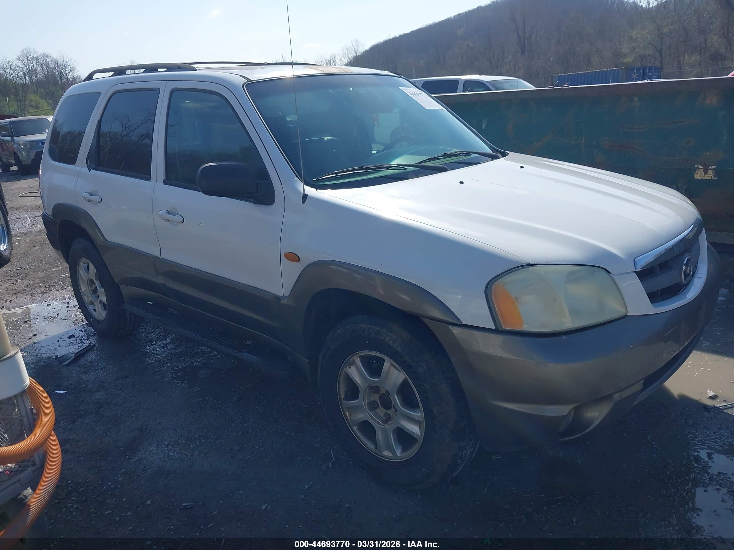 2002 Mazda Tribute LX, VIN 4F2YU08182KM46005 — Механическое