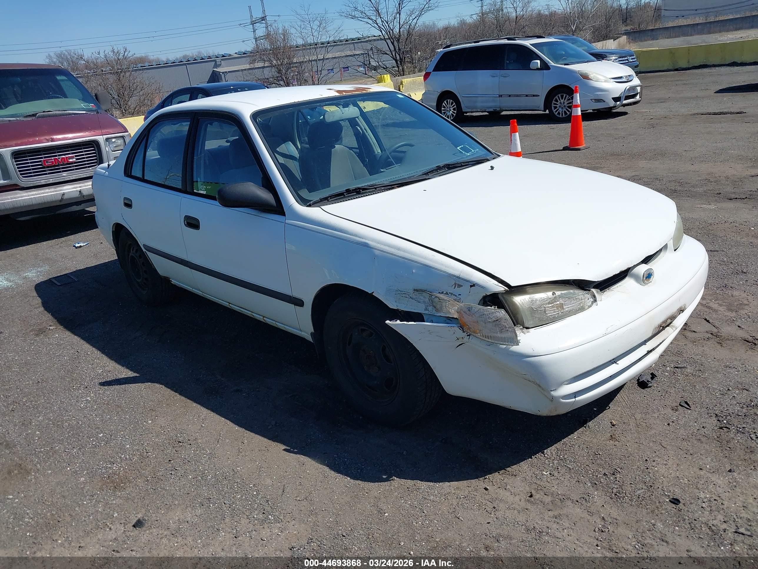 1998 Chevrolet Prizm Lsi, VIN 1Y1SK5281WZ412043 — Front end
