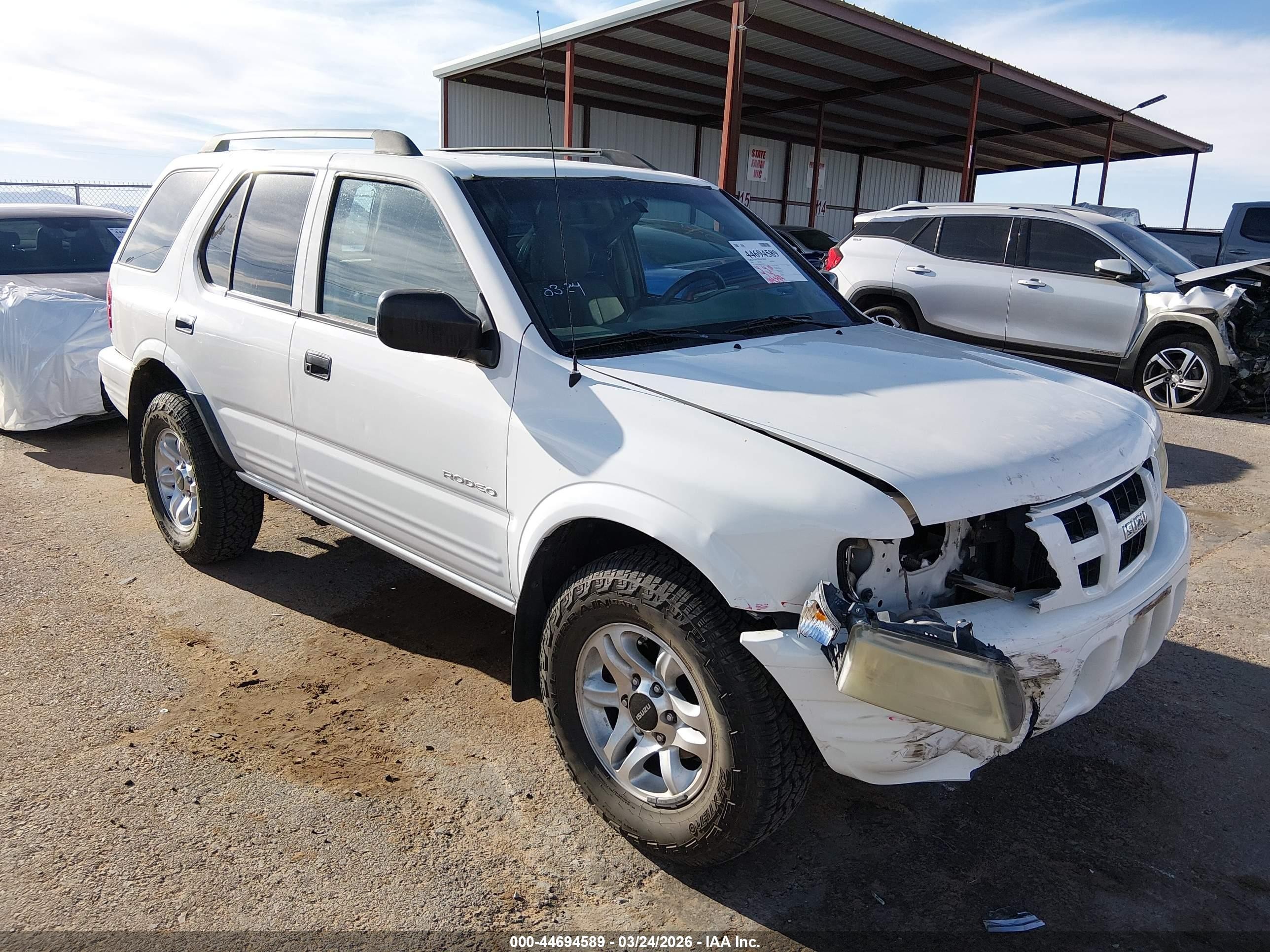 2004 Isuzu Rodeo S, VIN 4S2CK58W944316206 — Перед