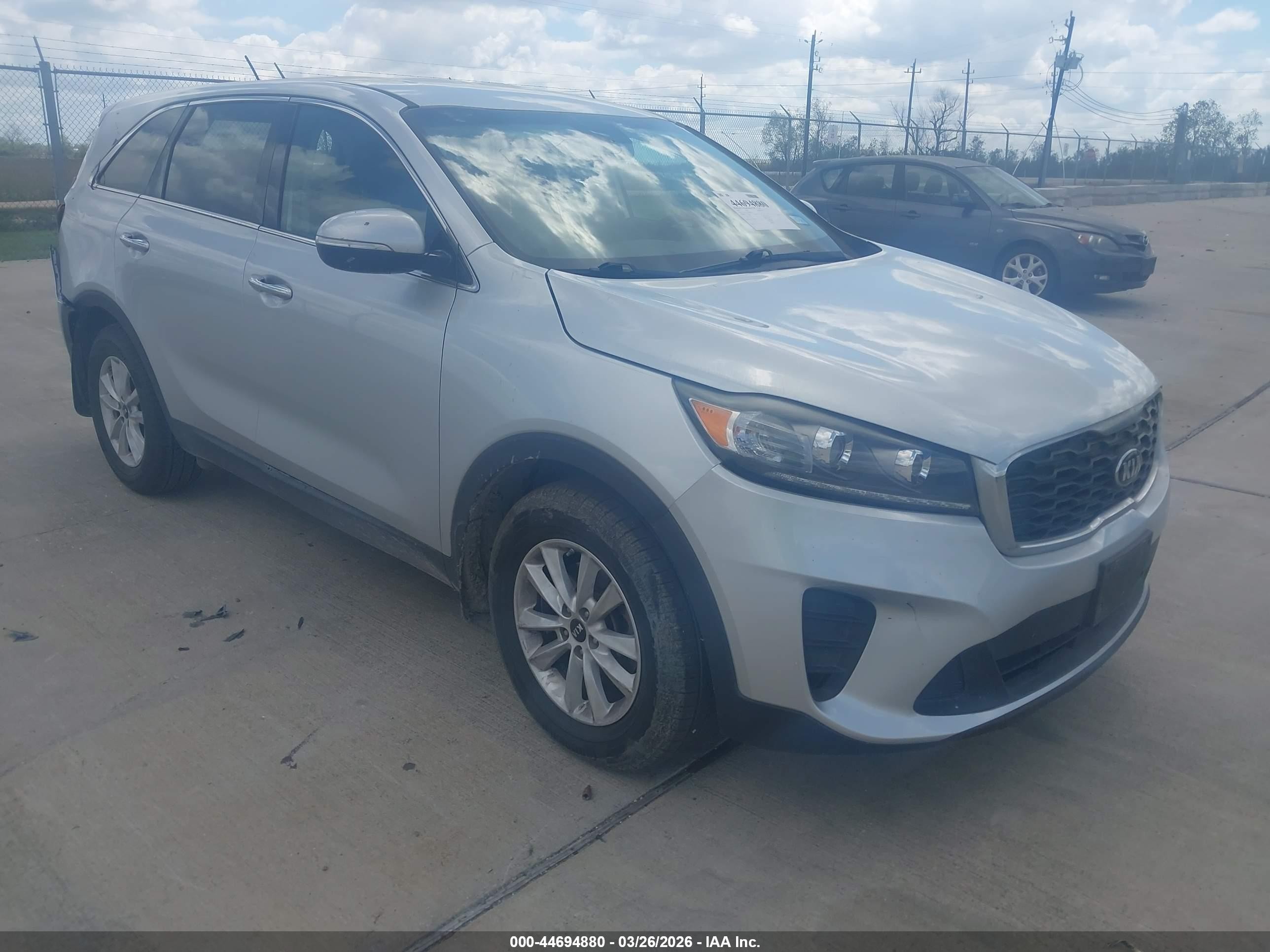 2019 Kia Sorento LX, VIN 5XYPG4A39KG568254 — Rear end