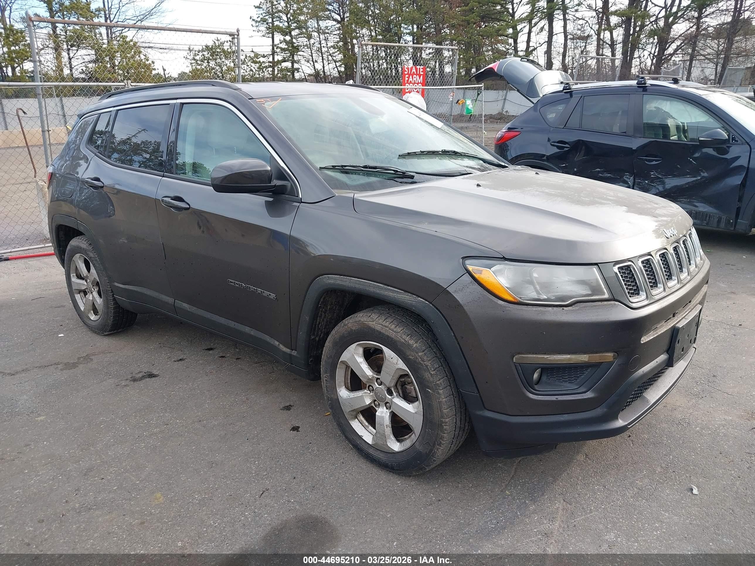 2018 Jeep Compass Latitude, VIN 3C4NJCBBXJT165352 — Water / flood
