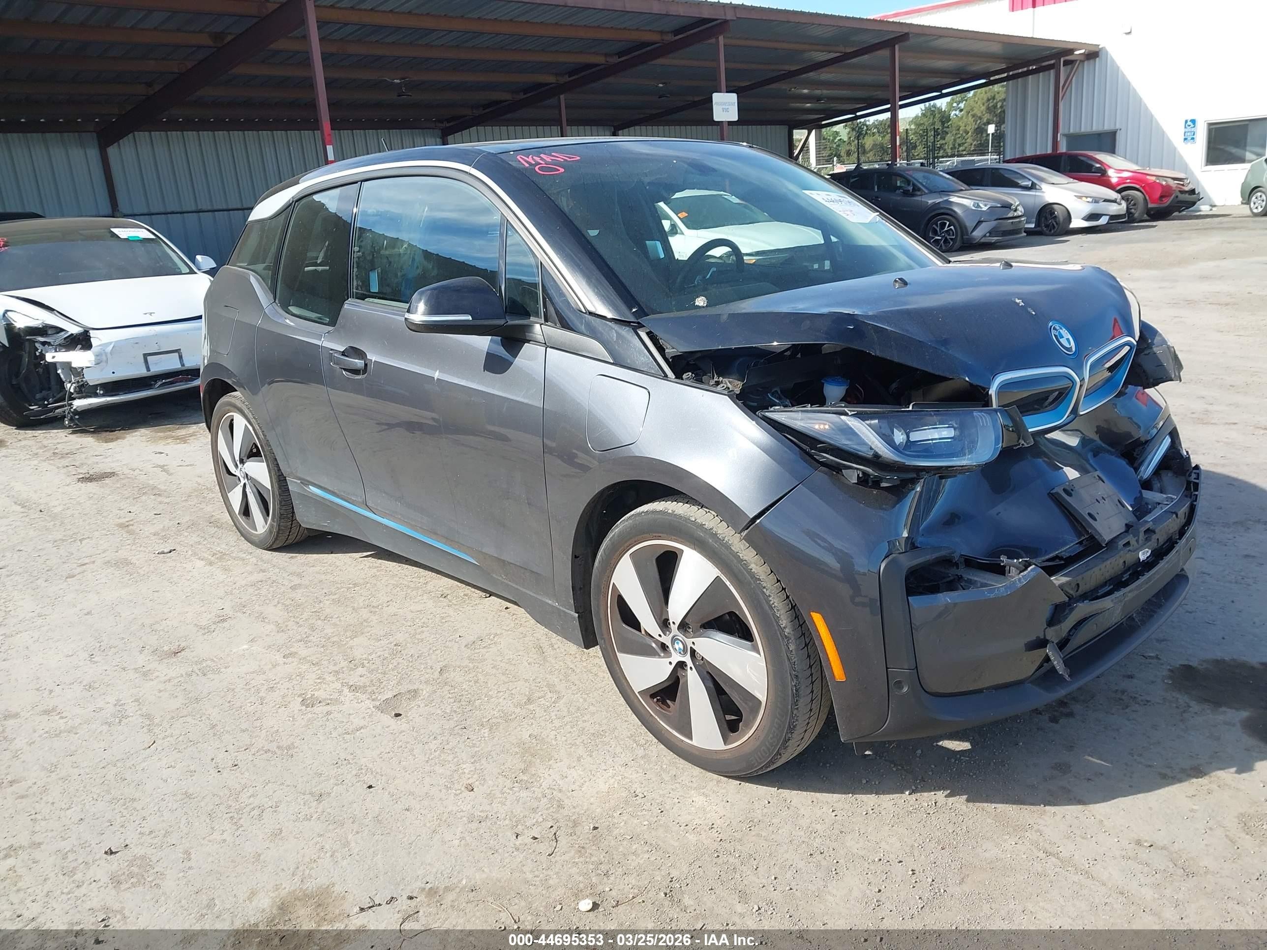 2020 BMW i3, VIN WBY8P4C04L7G74196 — Front end