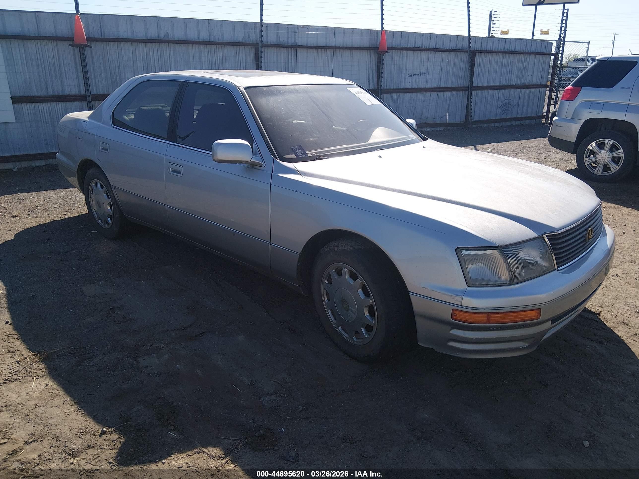 1997 Lexus LS 400, VIN JT8BH28F0V0087071 — Front end