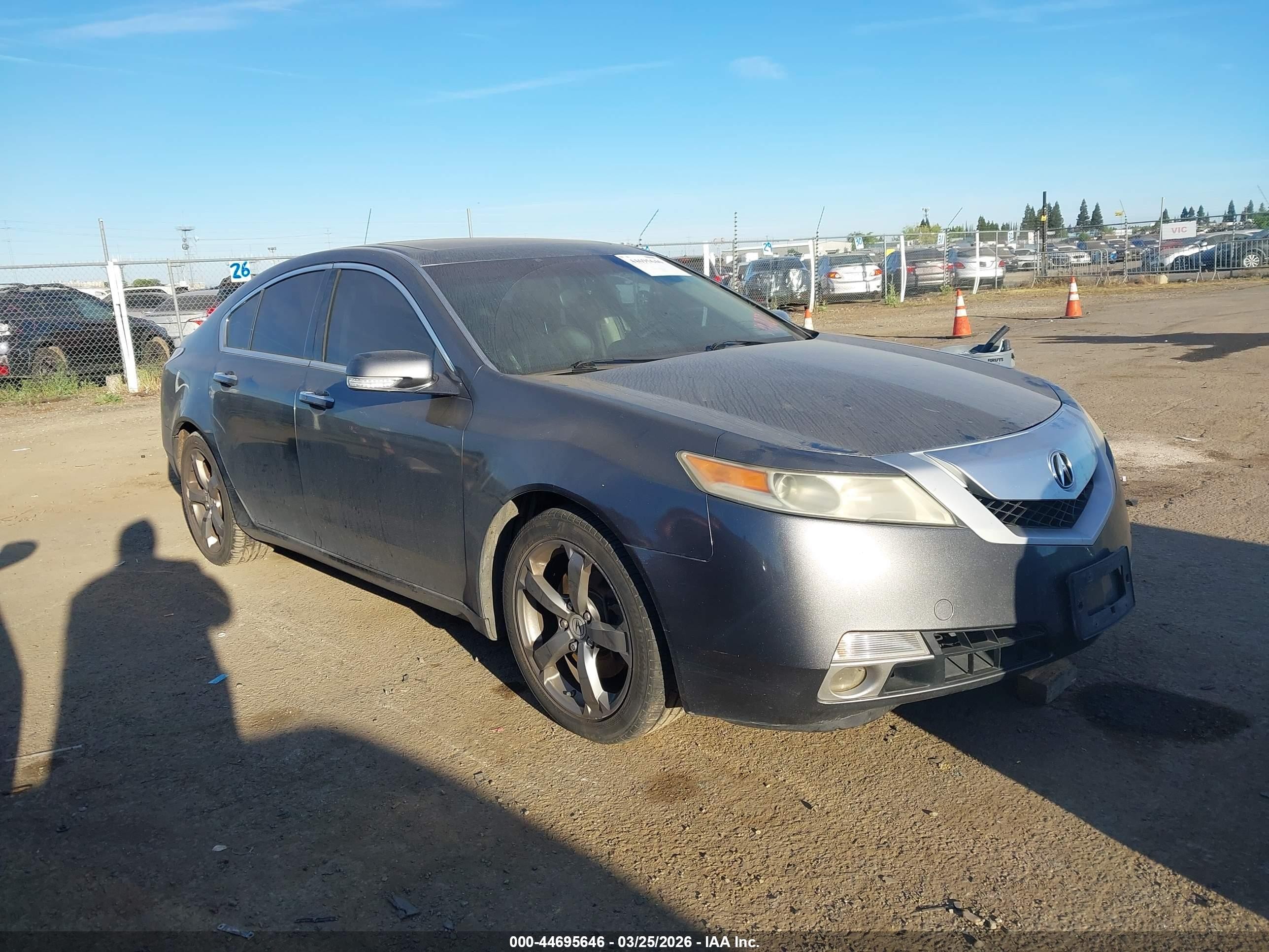 2011 Acura TL Technology, VIN 19UUA9F52BA000201 — Перед