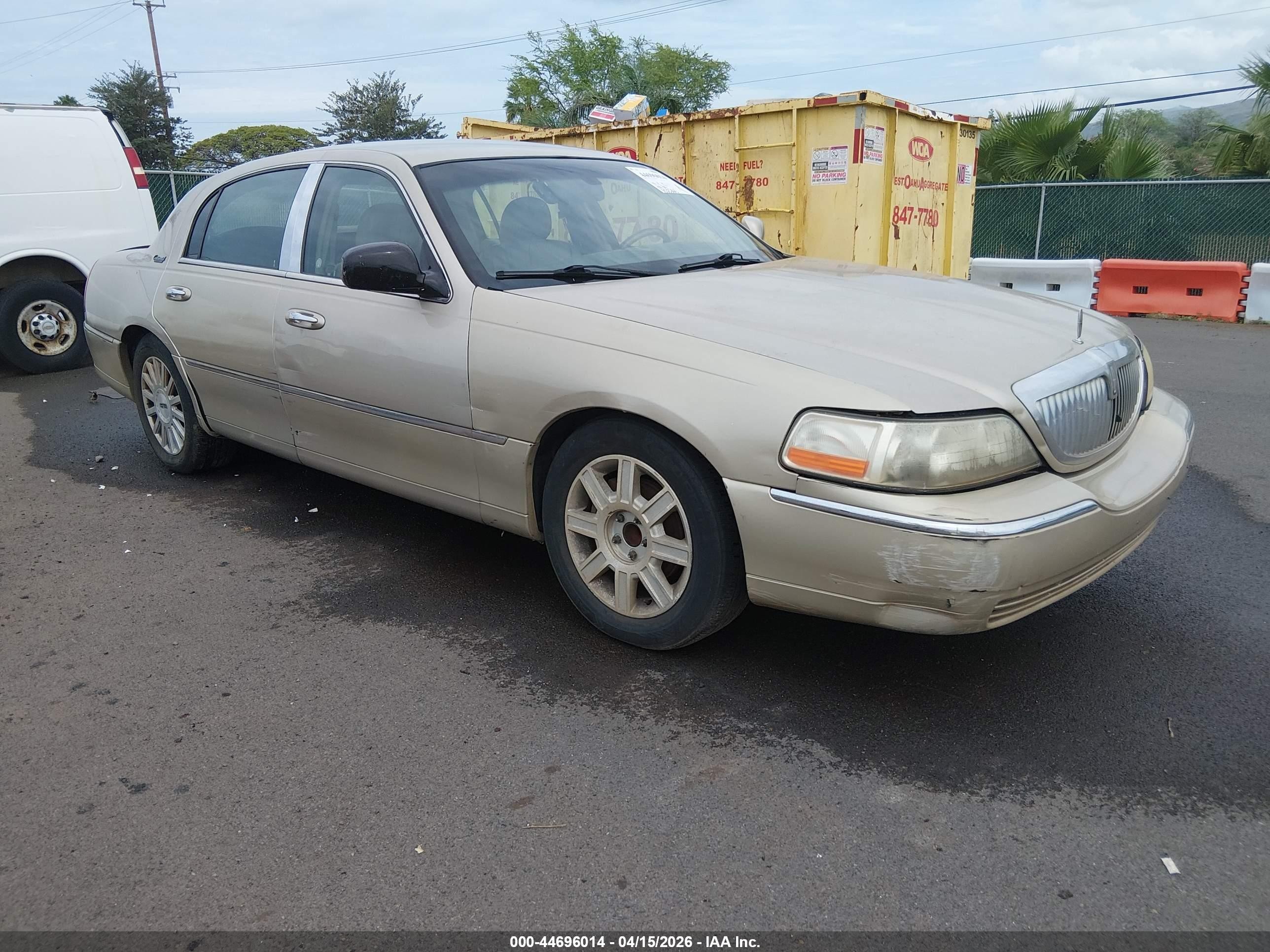 2010 Lincoln Town Car Signature Limited, VIN 2LNBL8CV0AX618861 — Water / flood
