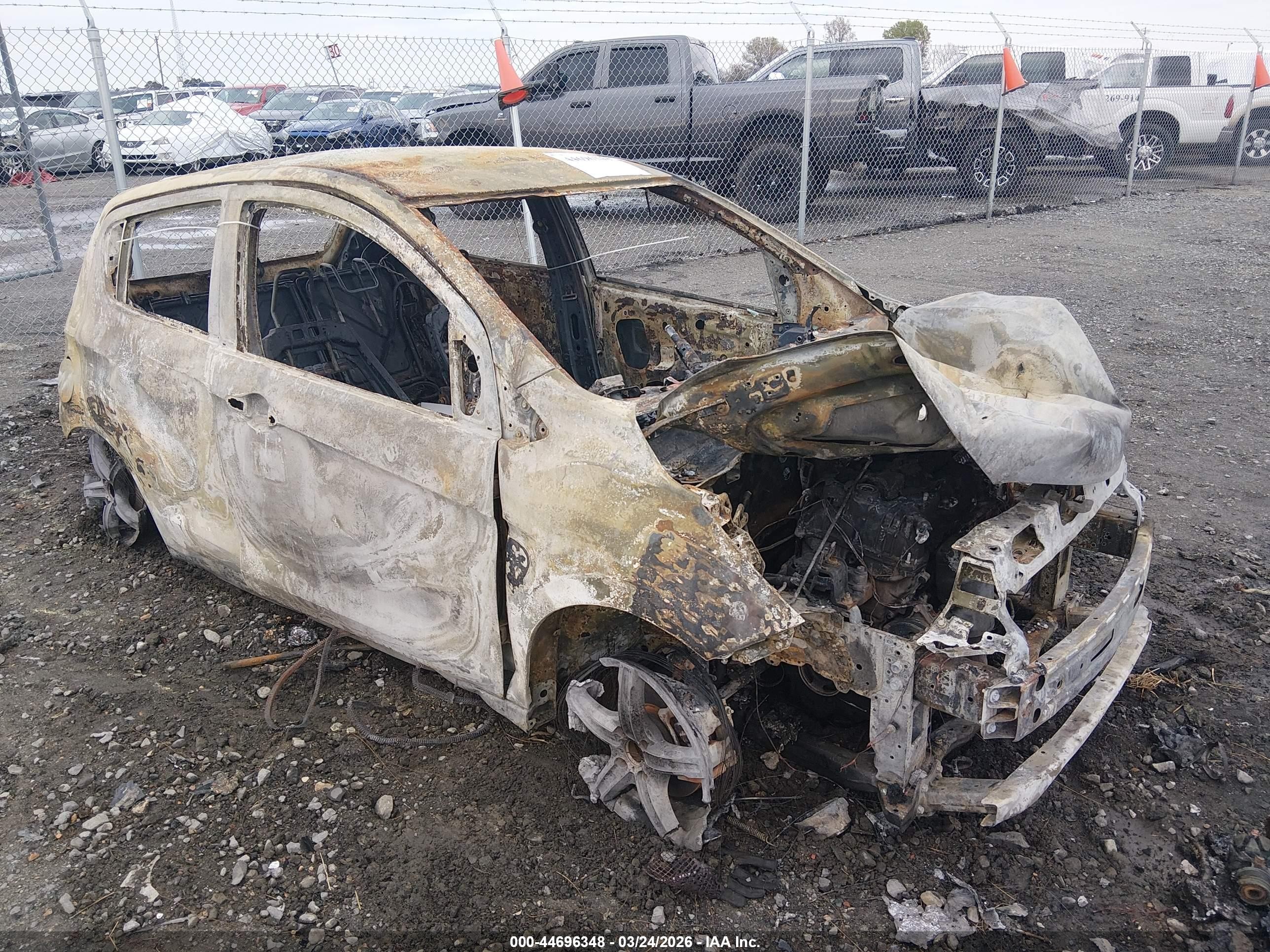 2019 Chevrolet Spark LS, VIN KL8CB6SAXKC703695 — Пожар в моторном отсеке