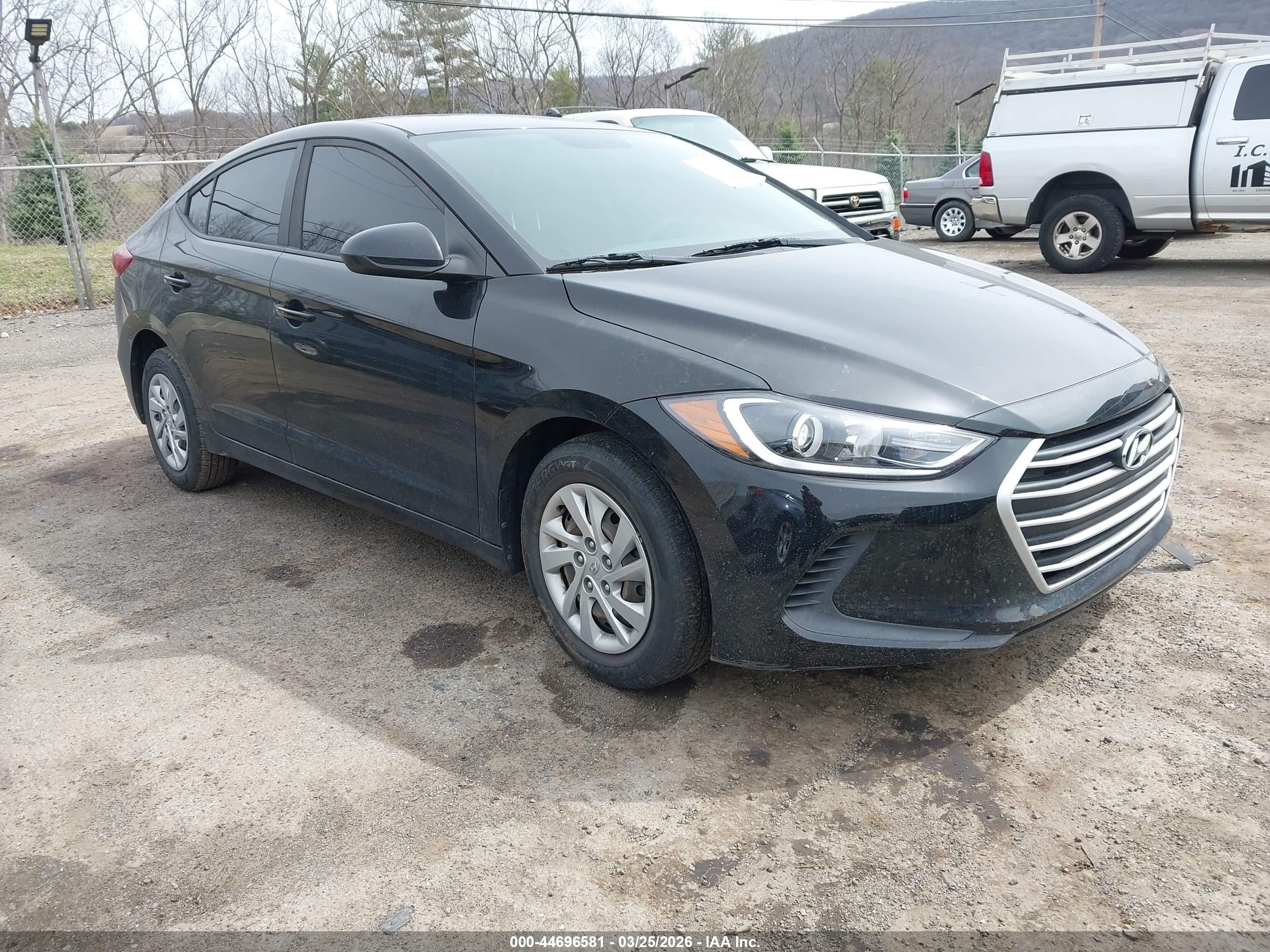 2018 Hyundai Elantra SE, VIN KMHD74LF2JU467169 — Front end