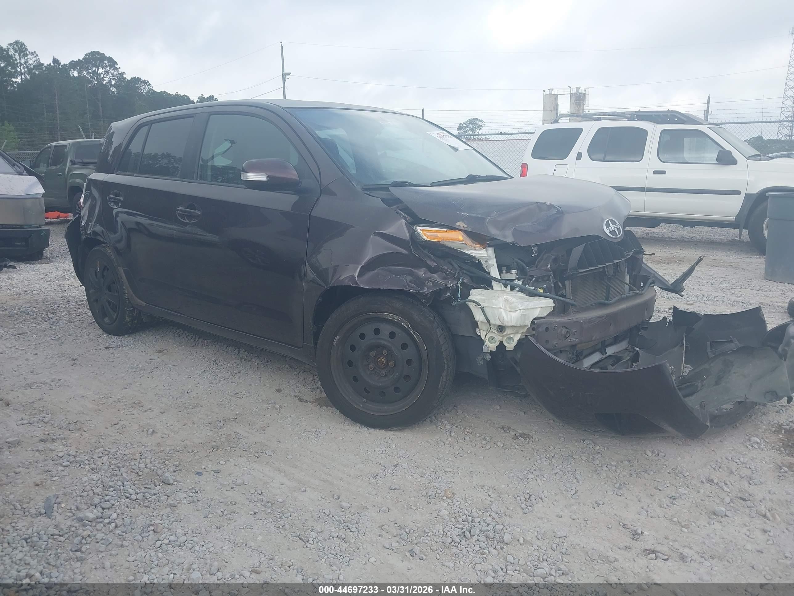 2011 Scion xD, VIN JTKKU4B49B1010469 — Перед