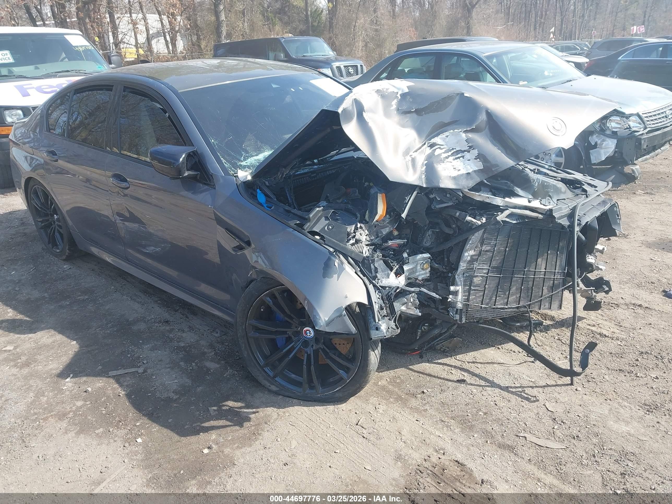 2021 BMW M5, VIN WBS83CH04MCG28224 — Front end