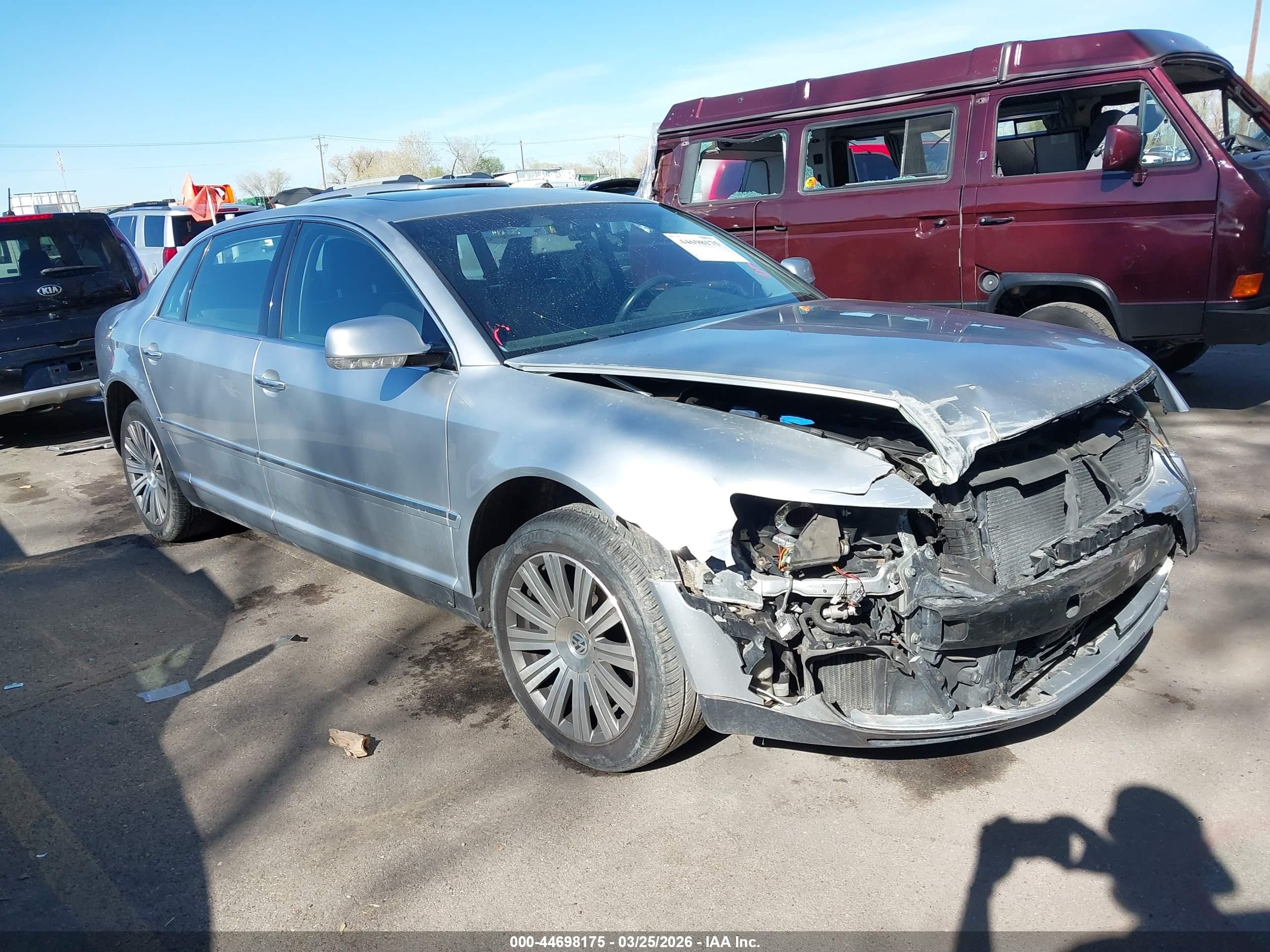 2005 Volkswagen Phaeton, VIN WVWAF93D058000739 — All over