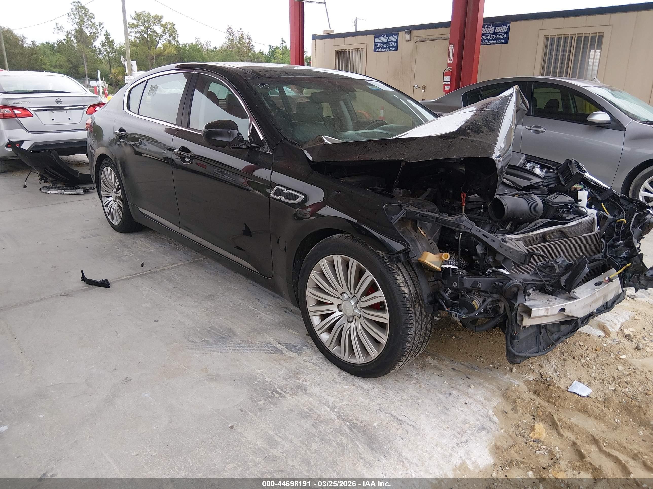 2015 Kia K900 Premium, VIN KNALU4D44F6027081 — Front end