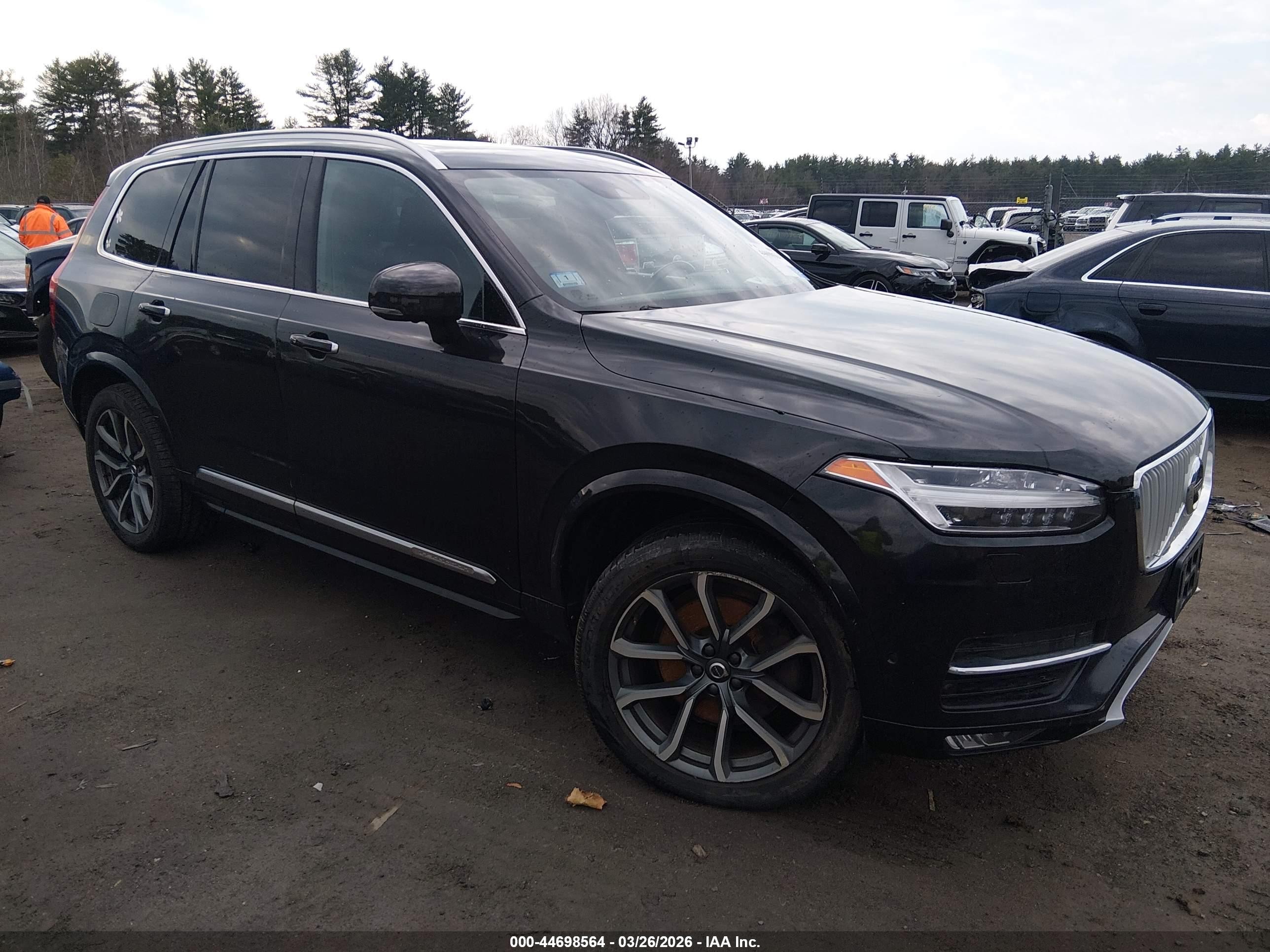 2017 Volvo XC90 Inscription, VIN YV4A22PL2H1149703 — Fresh water flood