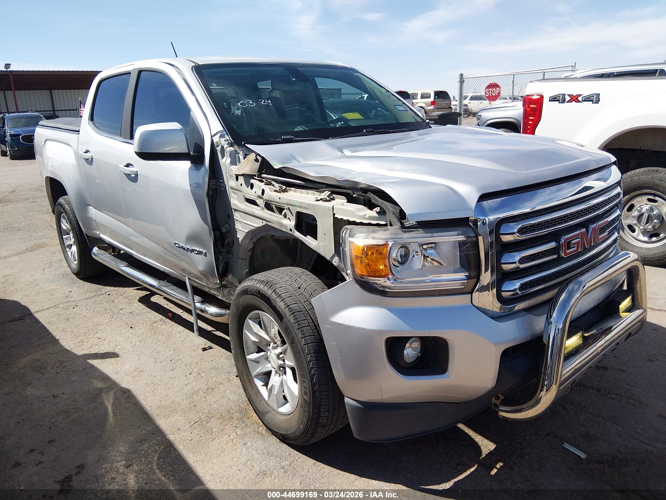 2018 GMC Canyon 2WD SLE, VIN 1GTG5CEN2J1235758 — Side