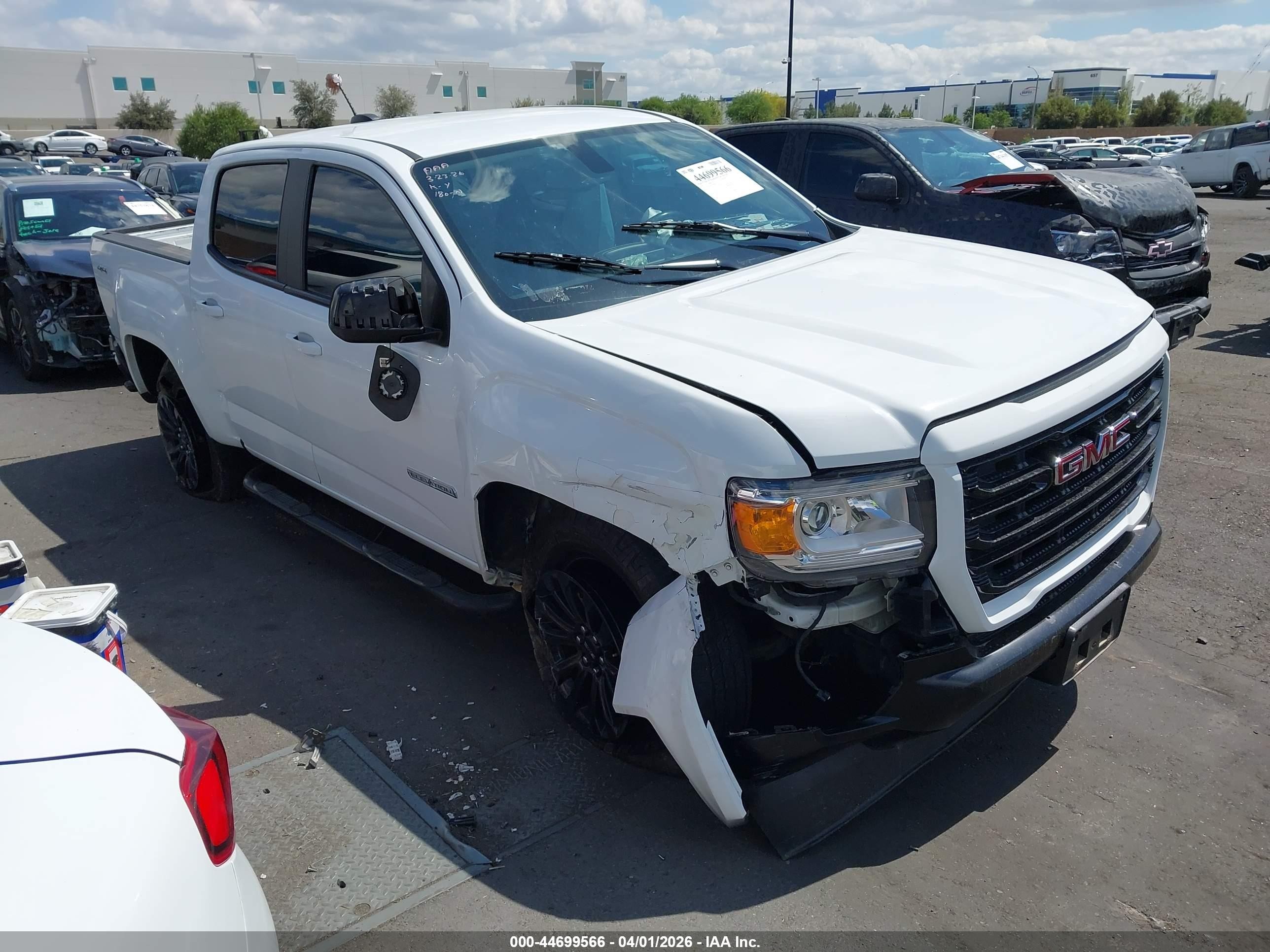 2022 GMC Canyon 4WD Elevation, VIN 1GTG6CEN2N1195300 — Front end