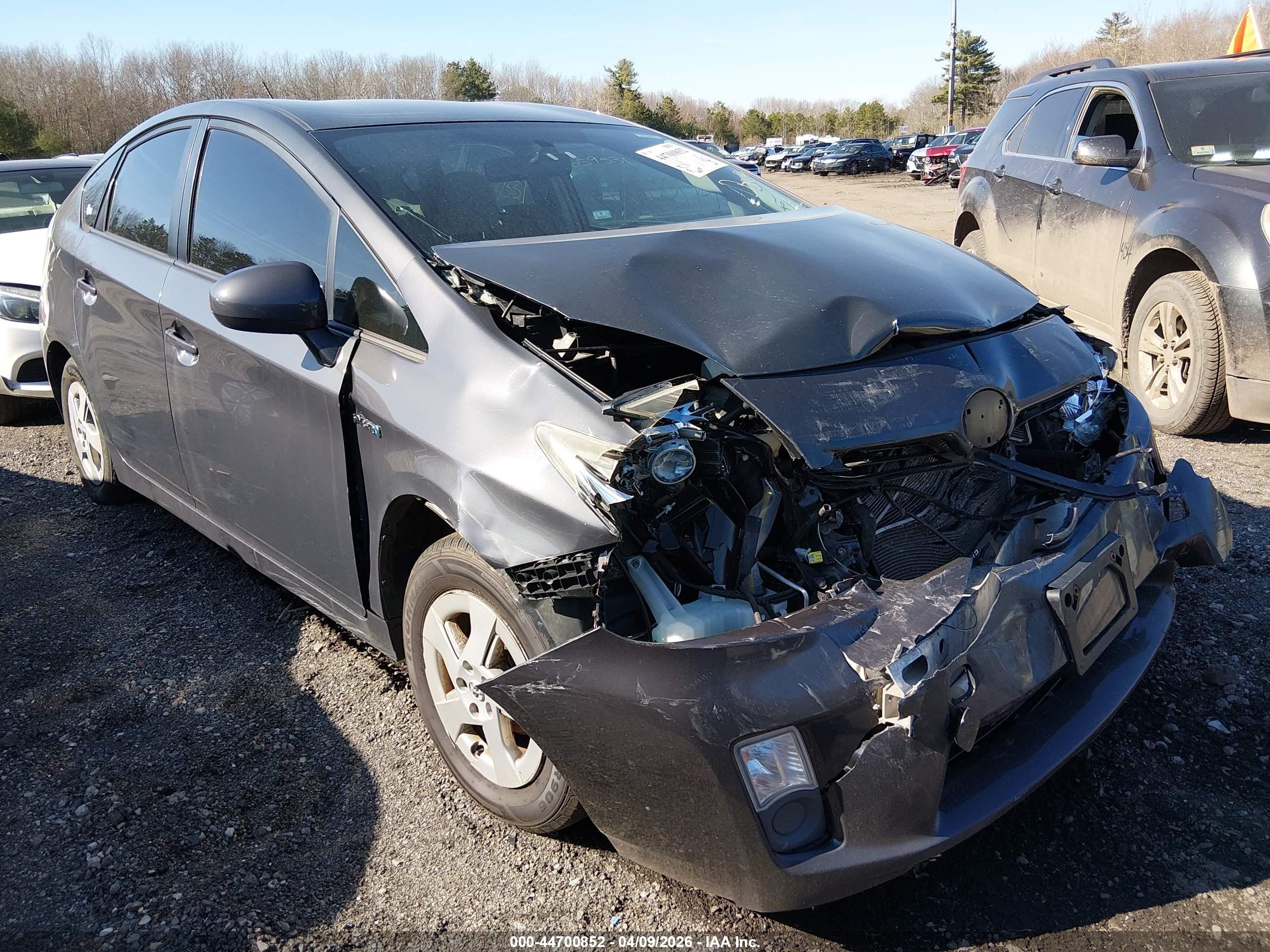 2010 Toyota Prius II, VIN JTDKN3DU8A0031488 — Front end