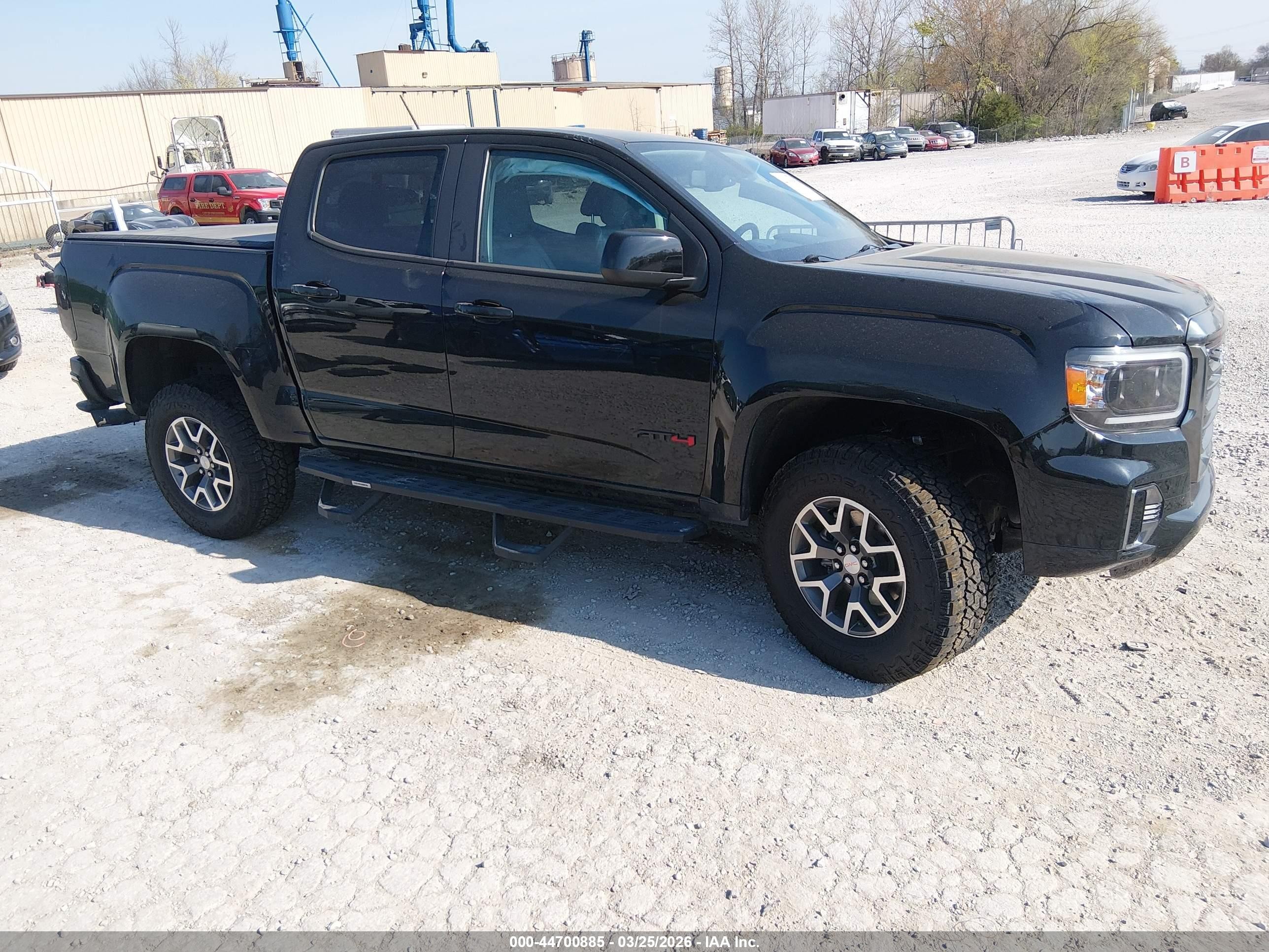 2022 GMC Canyon 4WD AT4, VIN 1GTG6FEN7N1210861 — Side